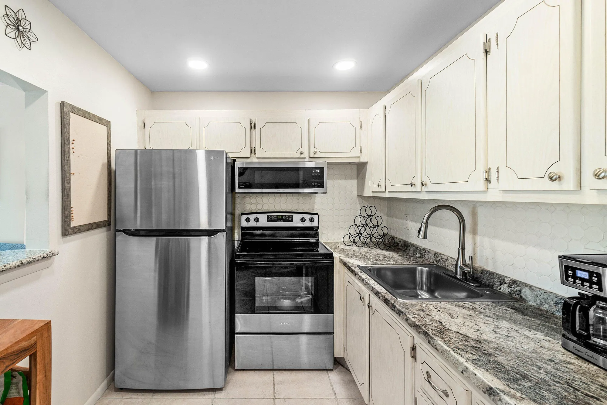 Property Slideshow image 10 of 26 | 4015 cambridge a, Deerfield Beach, FL, 33442