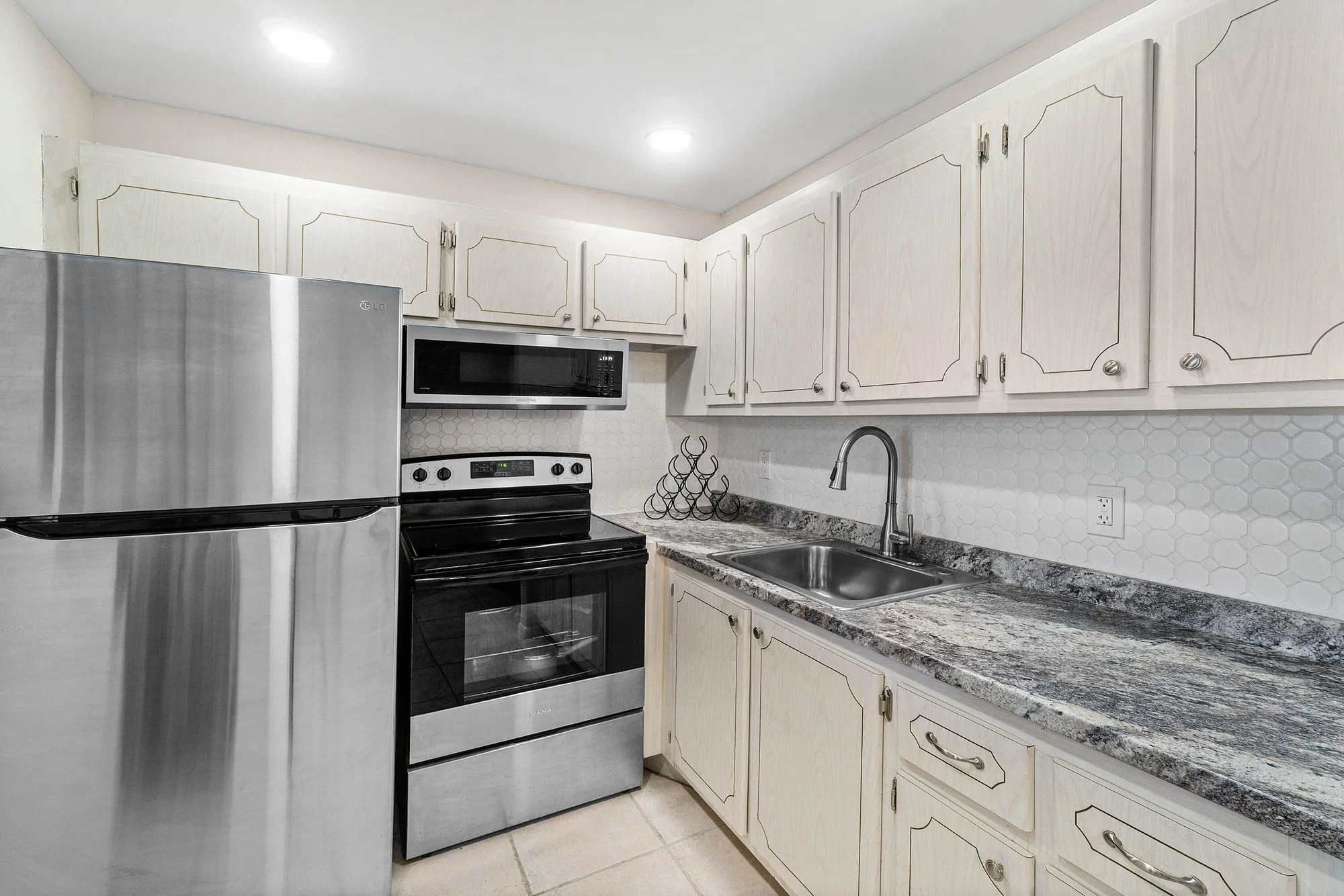 Property Slideshow image 13 of 26 | 4015 cambridge a, Deerfield Beach, FL, 33442