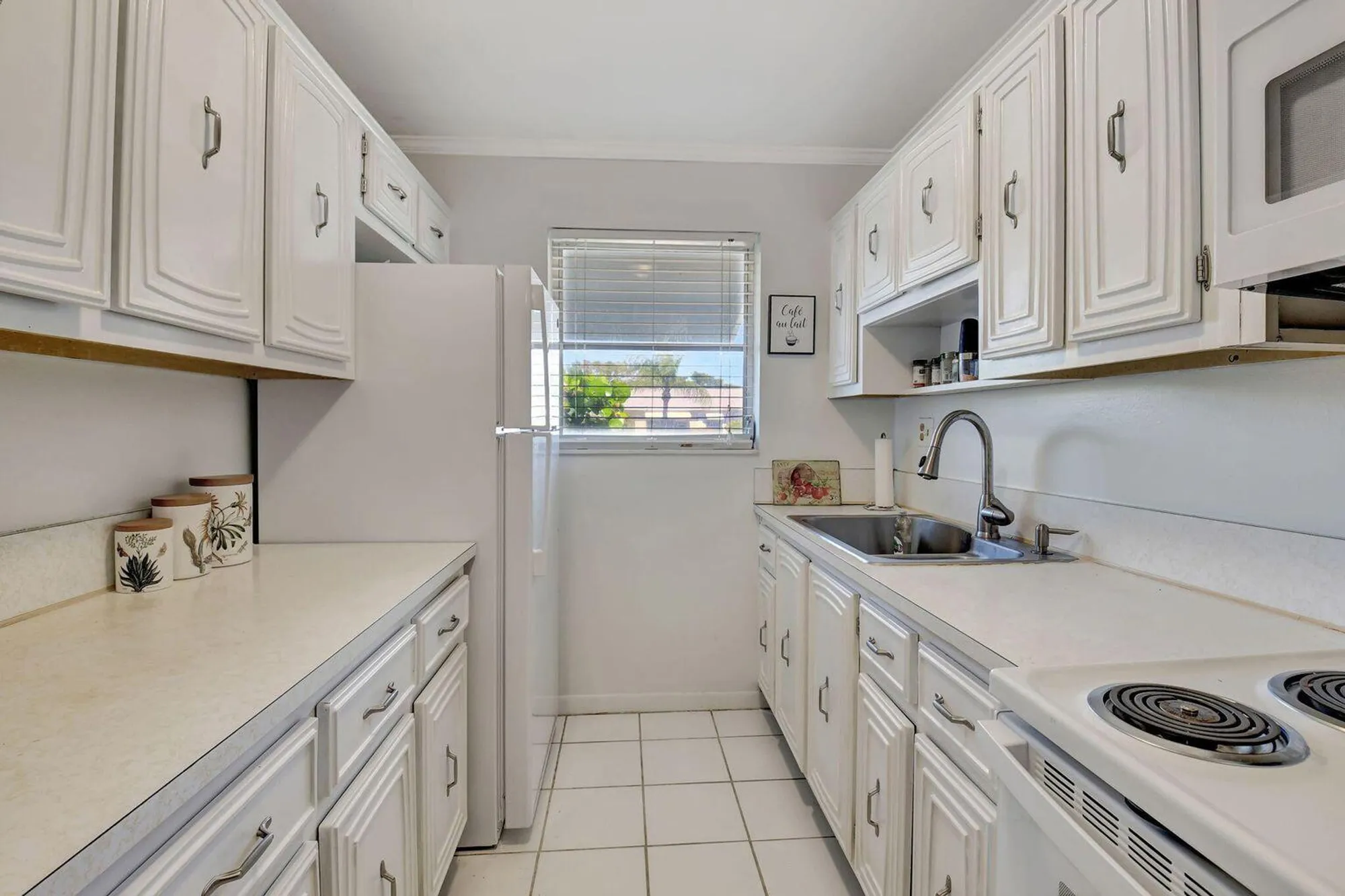 Property Slideshow image 7 of 24 | 170 high point ter b, Delray Beach, FL, 33445