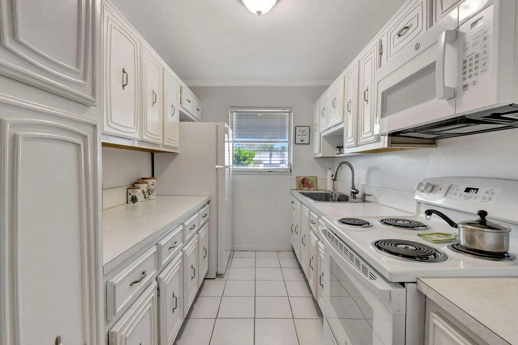 Property Slideshow image 6 of 24 | 170 high point ter b, Delray Beach, FL, 33445