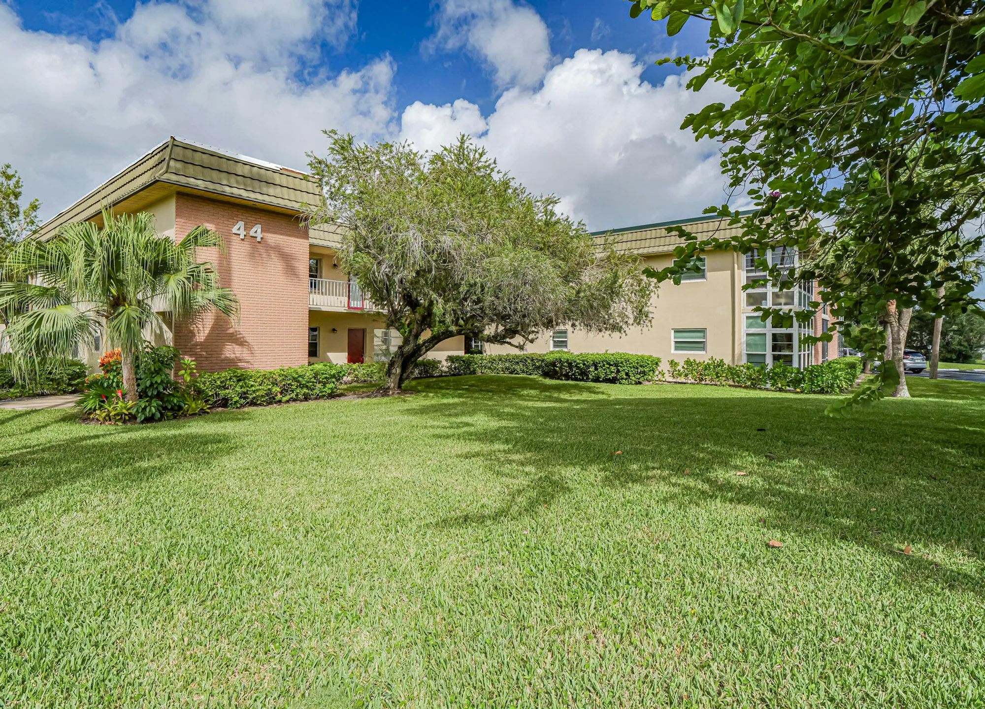 Property Slideshow image 32 of 39 | 44 vista gardens trl apt 104, Vero Beach, FL, 32962