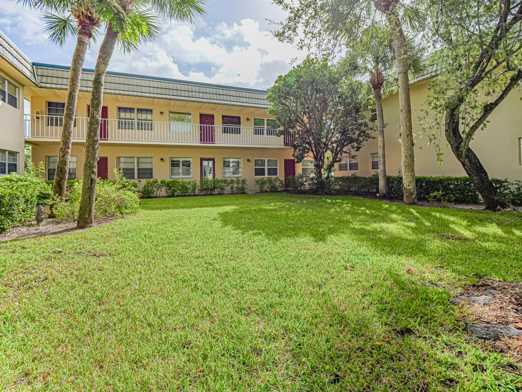 Property Slideshow image 34 of 39 | 44 vista gardens trl apt 104, Vero Beach, FL, 32962