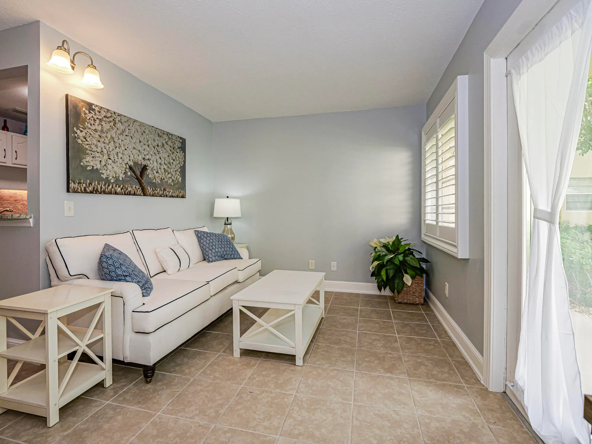 Property Slideshow image 7 of 39 | 44 vista gardens trl apt 104, Vero Beach, FL, 32962