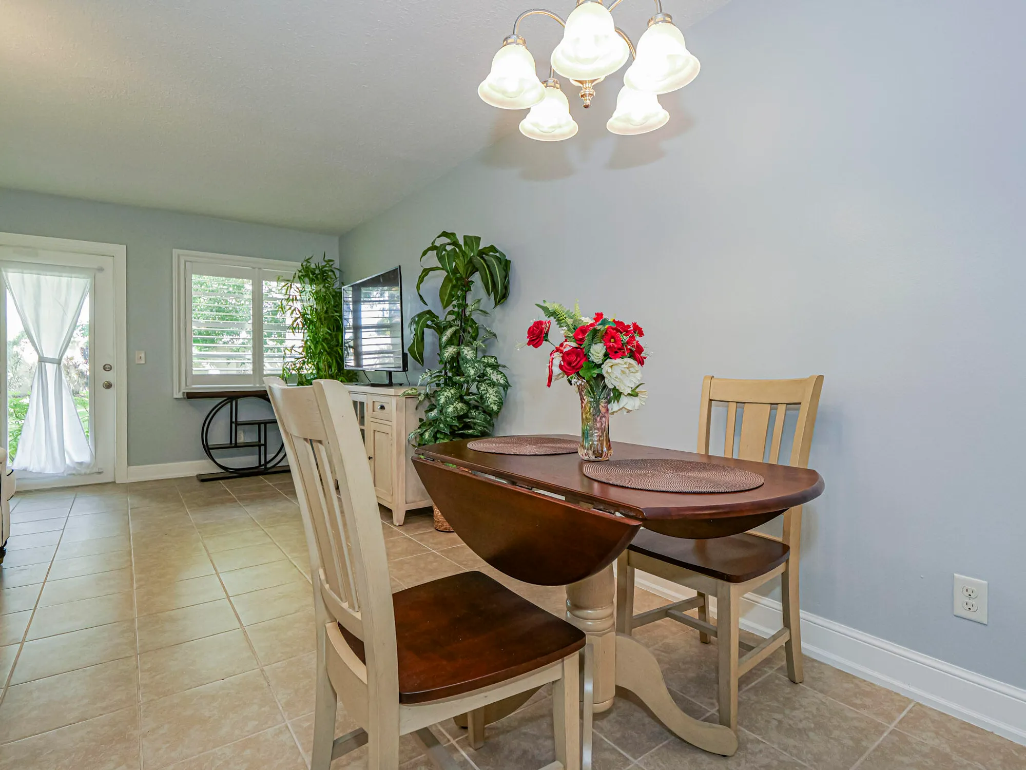 Property Slideshow image 9 of 39 | 44 vista gardens trl apt 104, Vero Beach, FL, 32962