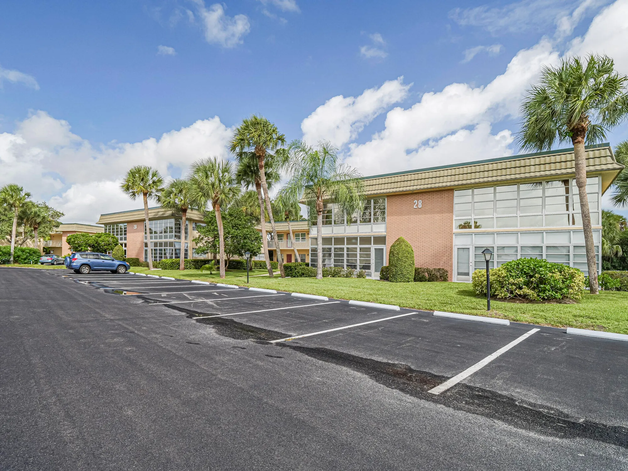 Property Slideshow image 32 of 38 | 28 vista gardens trl apt 105, Vero Beach, FL, 32962