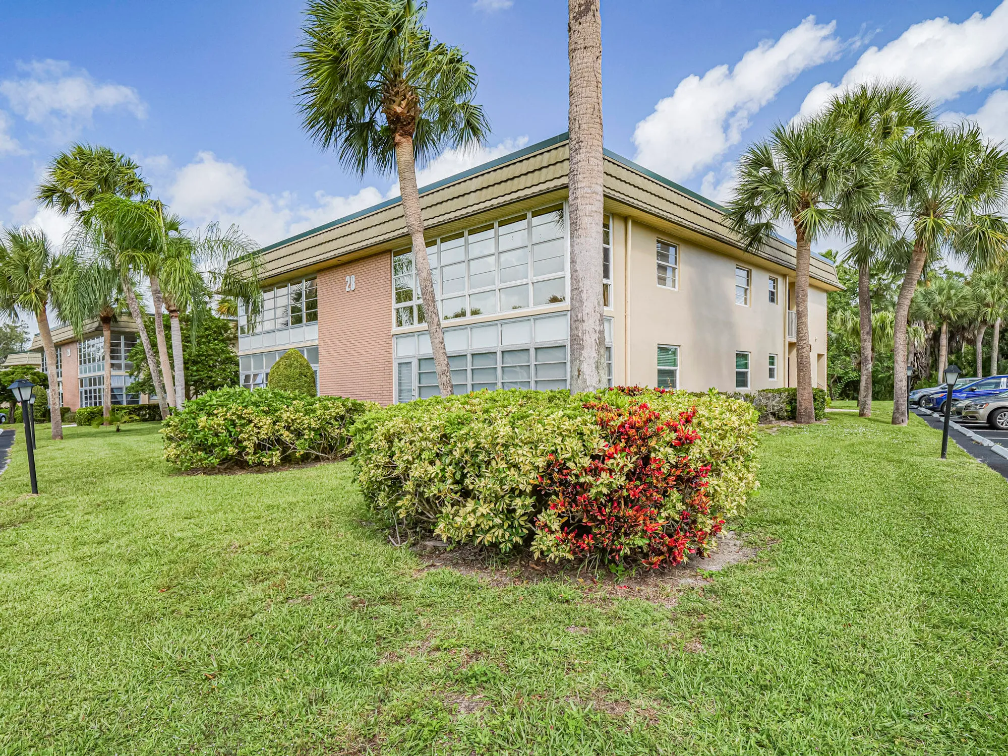 Property Slideshow image 31 of 38 | 28 vista gardens trl apt 105, Vero Beach, FL, 32962