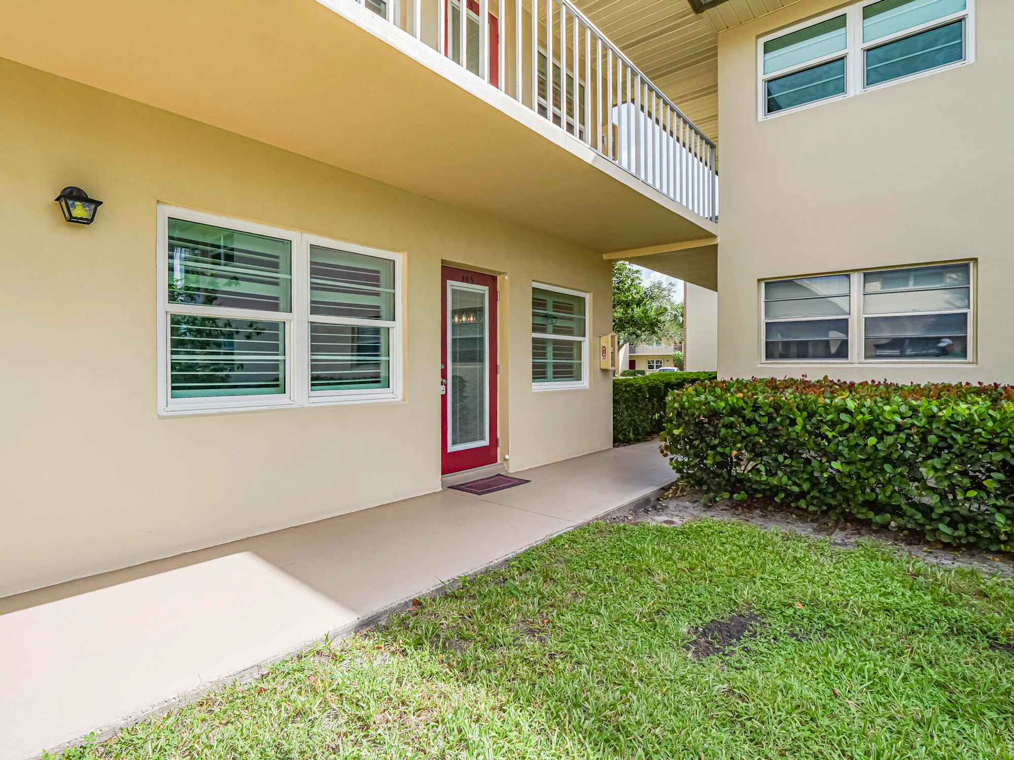 Property Slideshow image 28 of 38 | 28 vista gardens trl apt 105, Vero Beach, FL, 32962