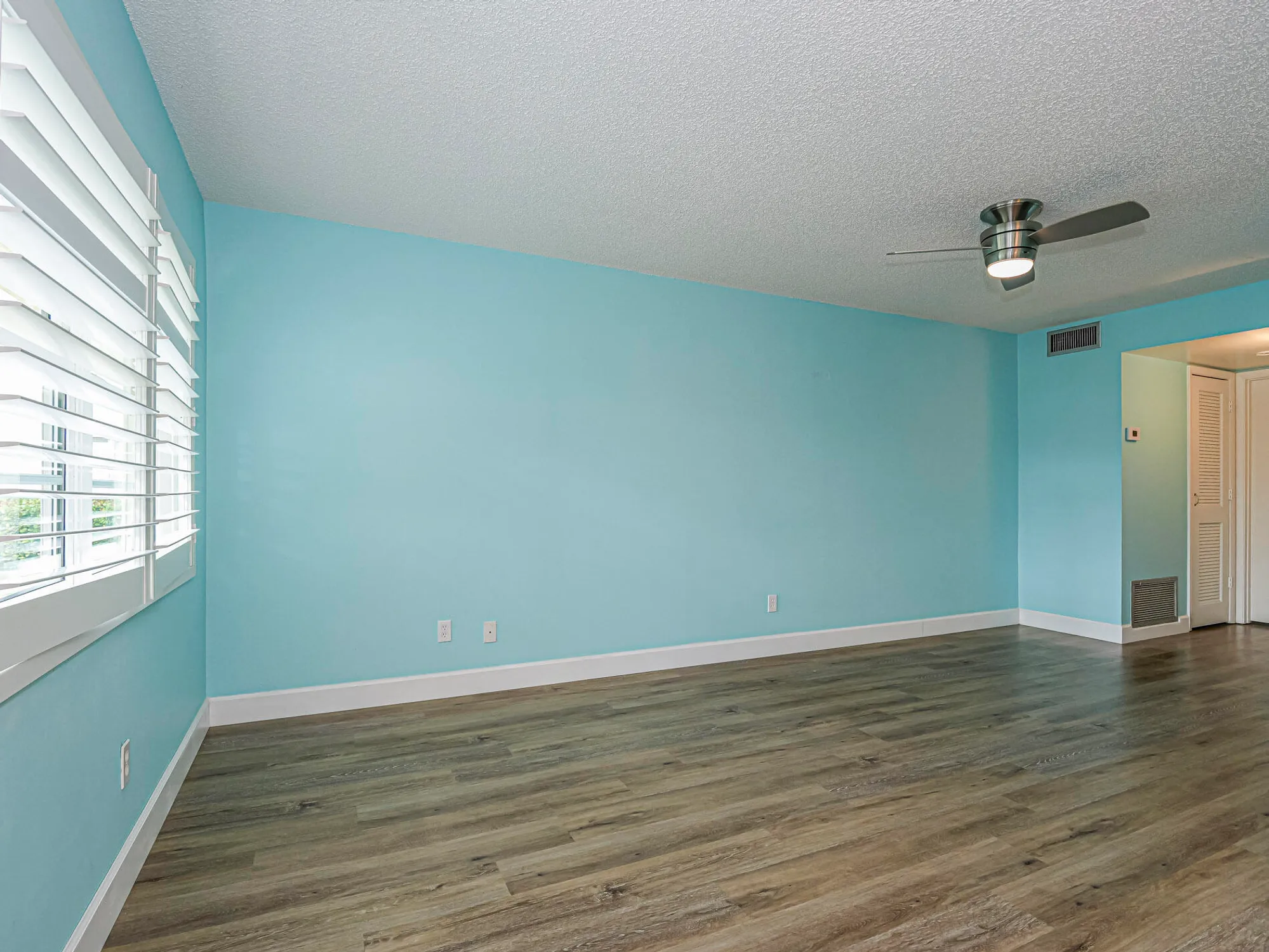 Property Slideshow image 12 of 38 | 28 vista gardens trl apt 105, Vero Beach, FL, 32962