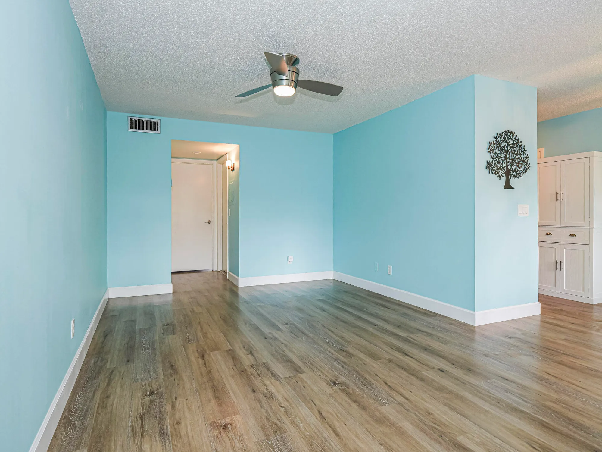 Property Slideshow image 7 of 38 | 28 vista gardens trl apt 105, Vero Beach, FL, 32962