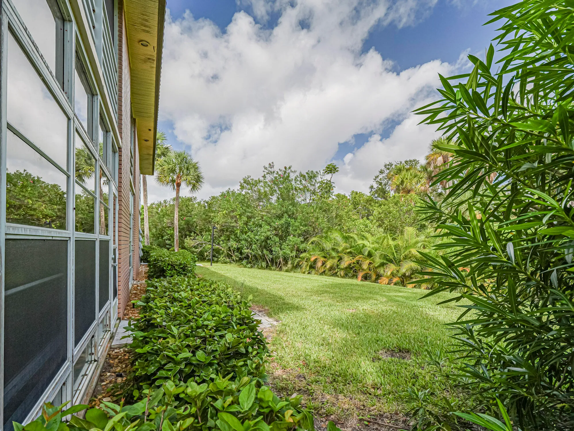 Property Slideshow image 35 of 38 | 28 vista gardens trl apt 105, Vero Beach, FL, 32962
