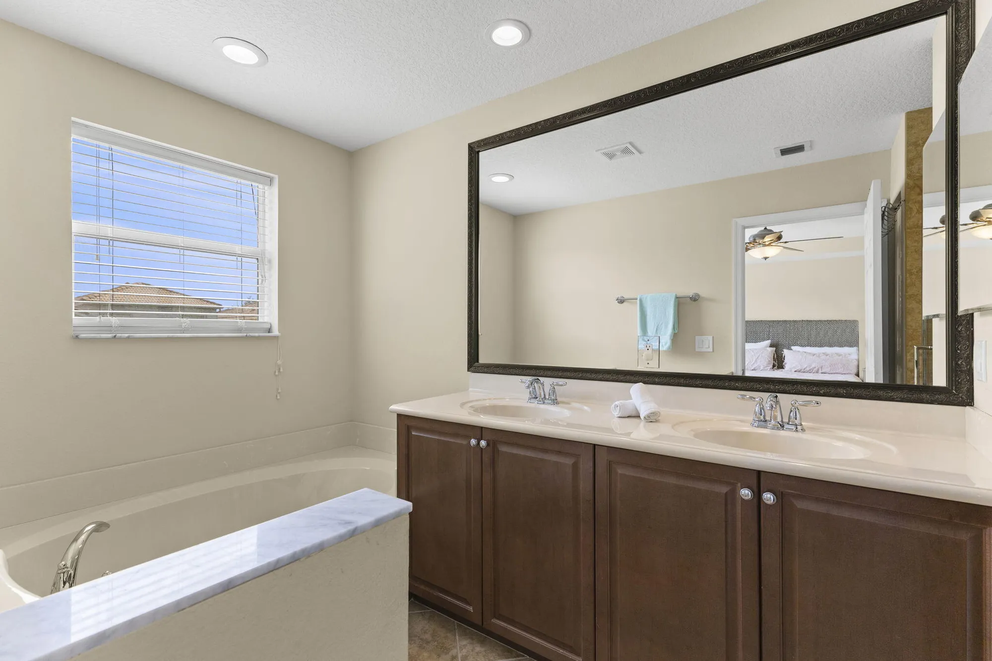 Property Slideshow image 10 of 29 | 11953 sw bennington cir, Port Saint Lucie, FL, 34987