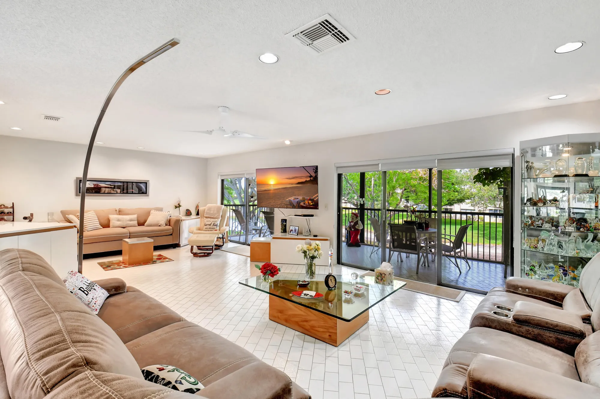 Property Slideshow image 16 of 84 | 15 stratford dr e b, Boynton Beach, FL, 33436