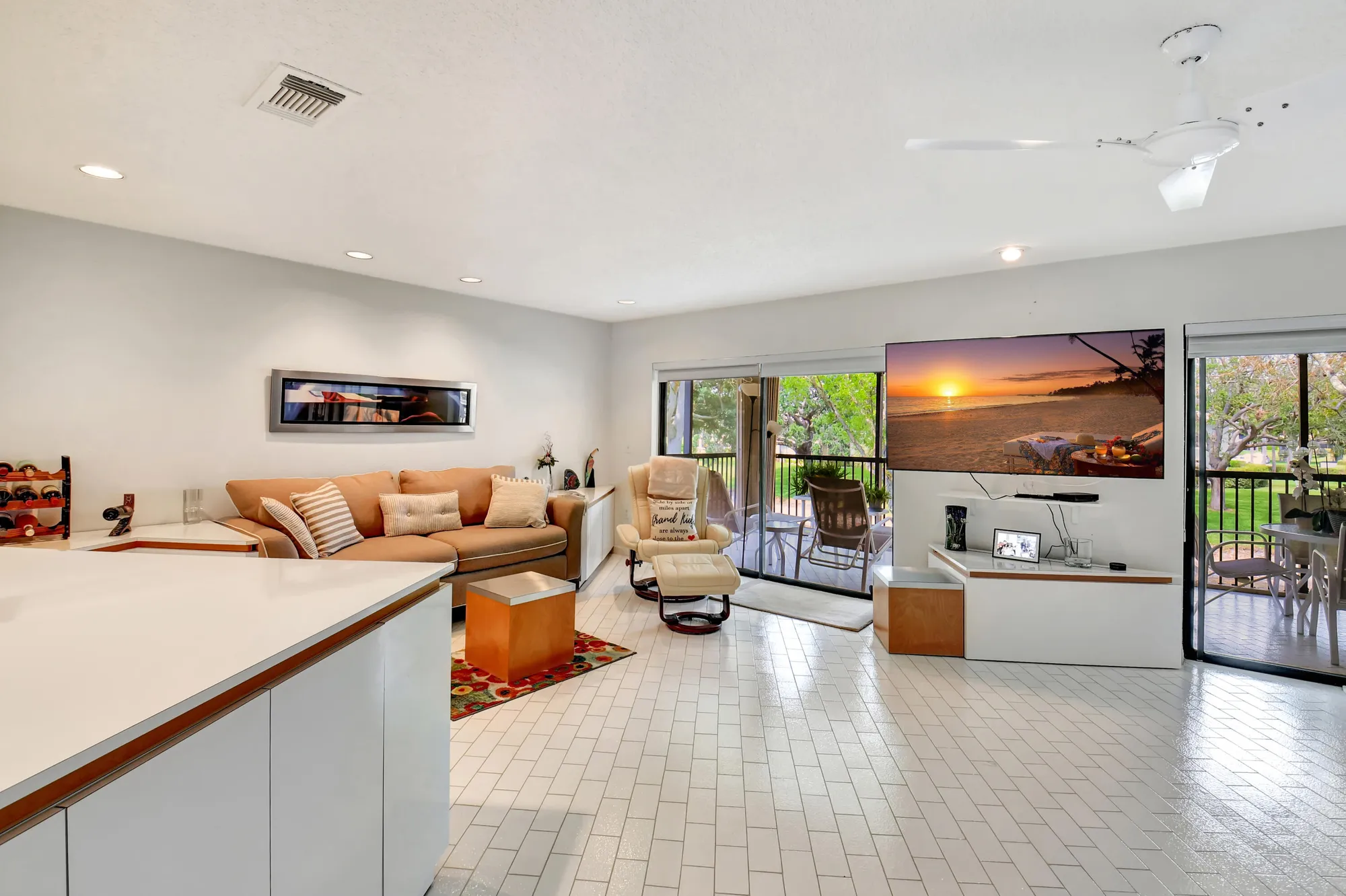 Property Slideshow image 17 of 84 | 15 stratford dr e b, Boynton Beach, FL, 33436