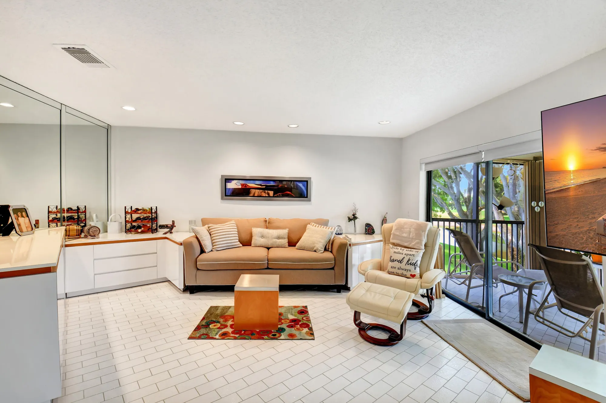 Property Slideshow image 18 of 84 | 15 stratford dr e b, Boynton Beach, FL, 33436