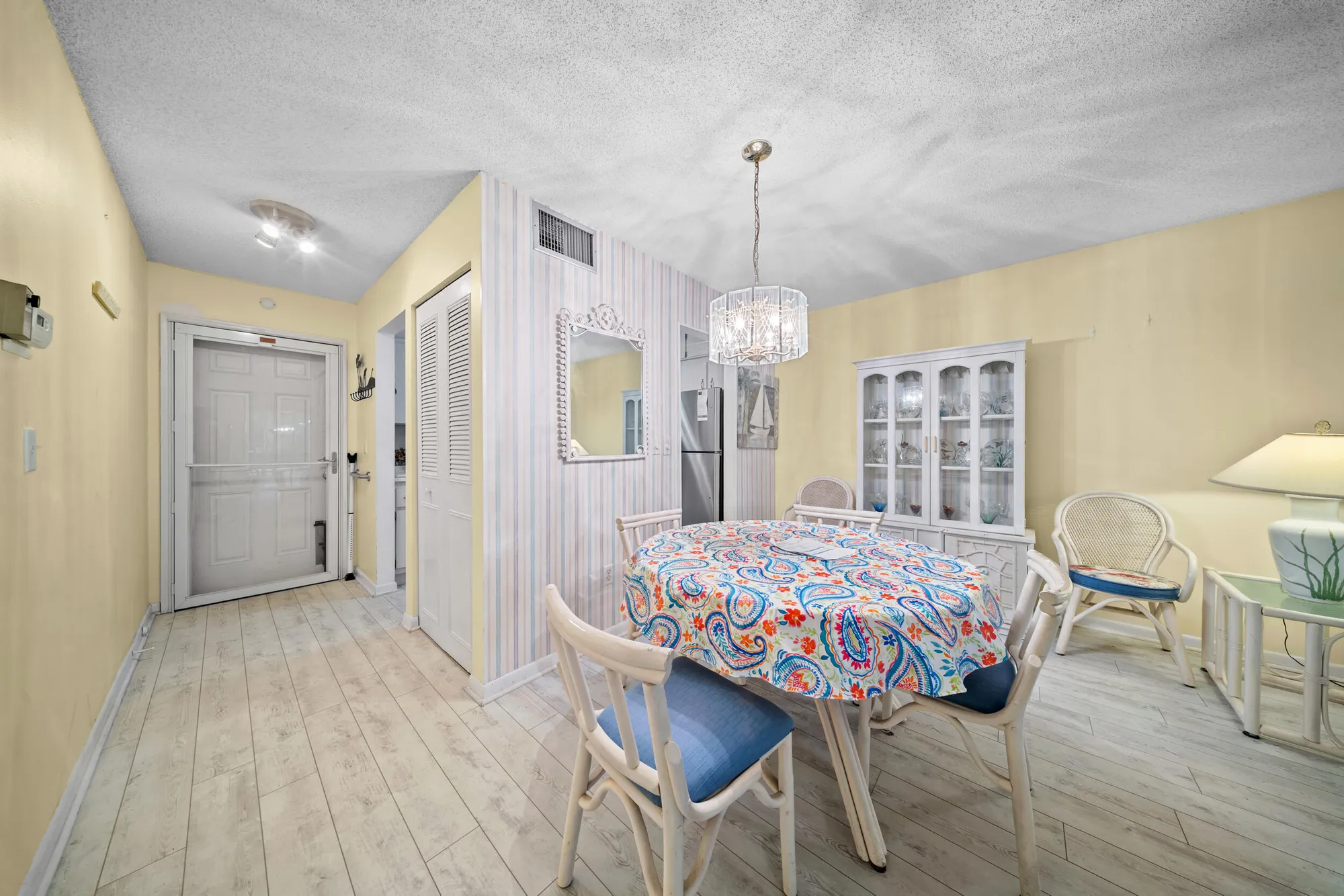 Property Slideshow image 5 of 27 | 1979 sw palm city rd h, Stuart, FL, 34994