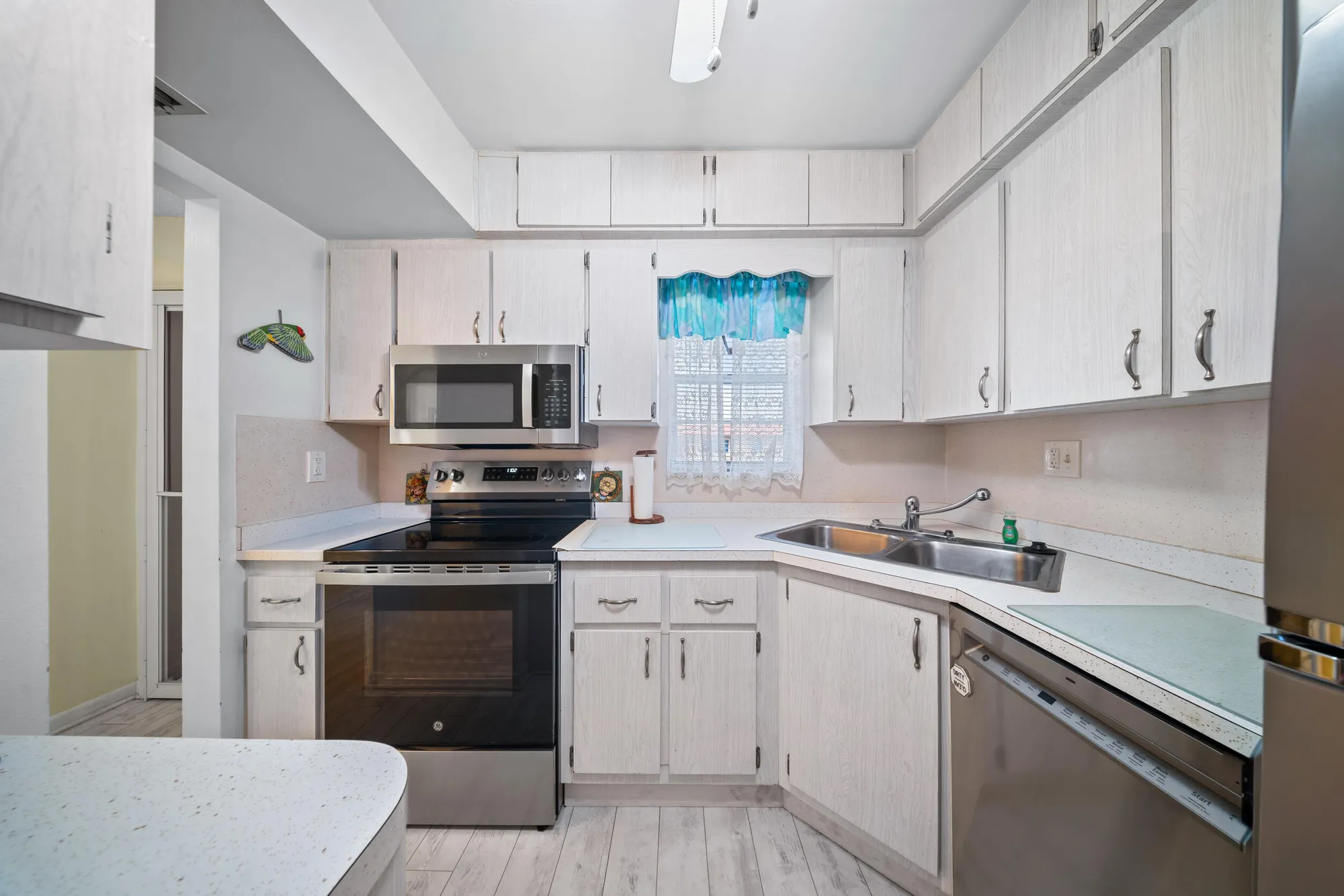 Property Slideshow image 11 of 27 | 1979 sw palm city rd h, Stuart, FL, 34994