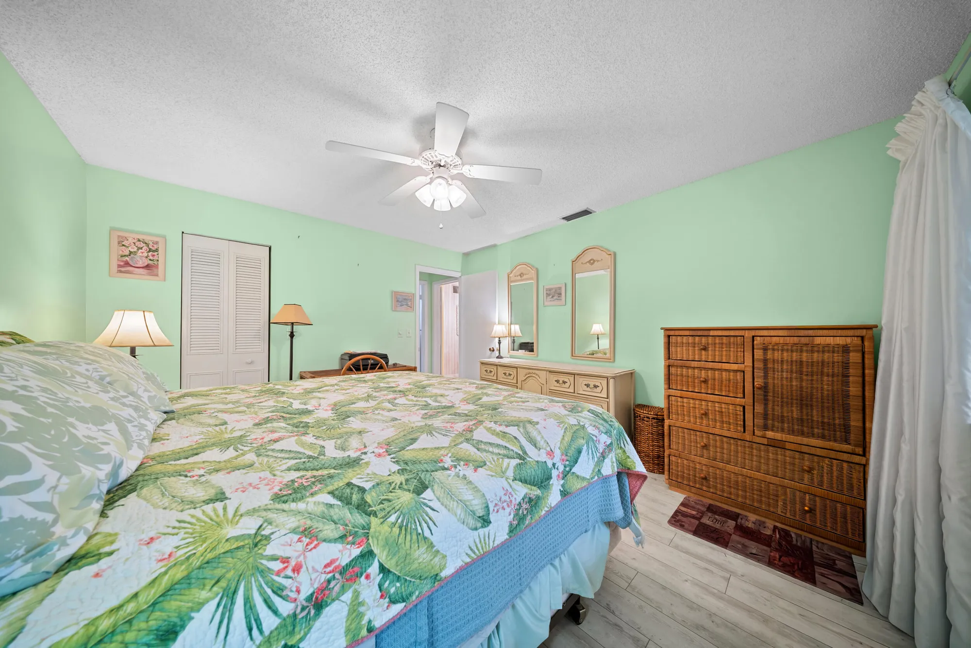 Property Slideshow image 13 of 27 | 1979 sw palm city rd h, Stuart, FL, 34994