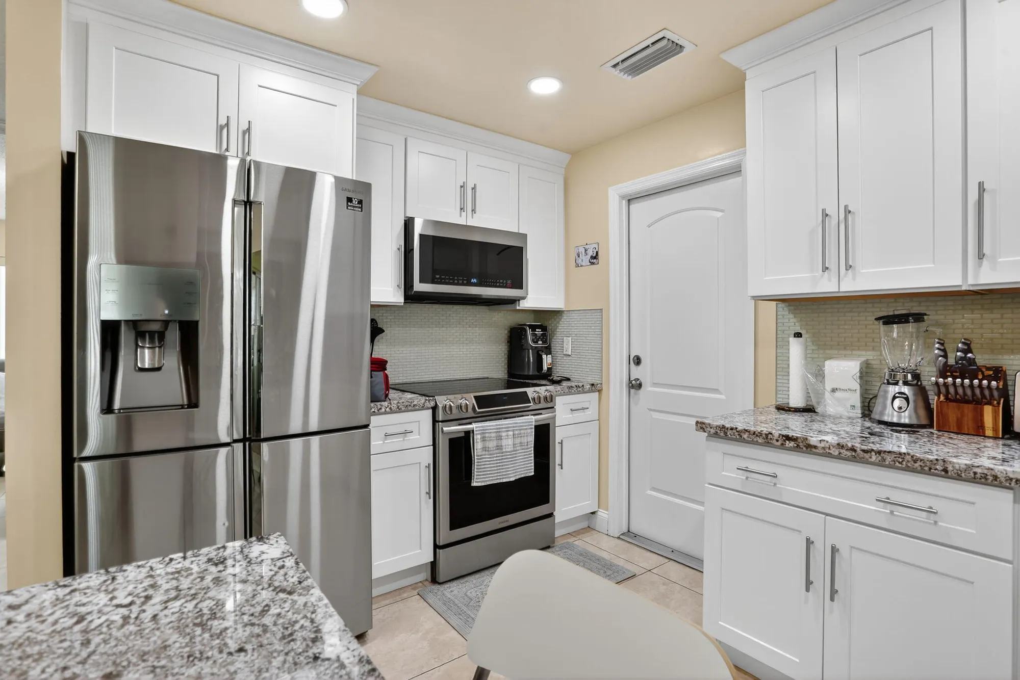 Property Slideshow image 8 of 33 | 6945 nw 14th st, Margate, FL, 33063