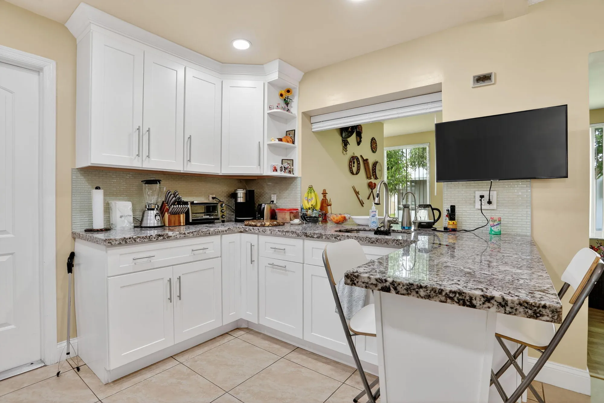 Property Slideshow image 9 of 33 | 6945 nw 14th st, Margate, FL, 33063