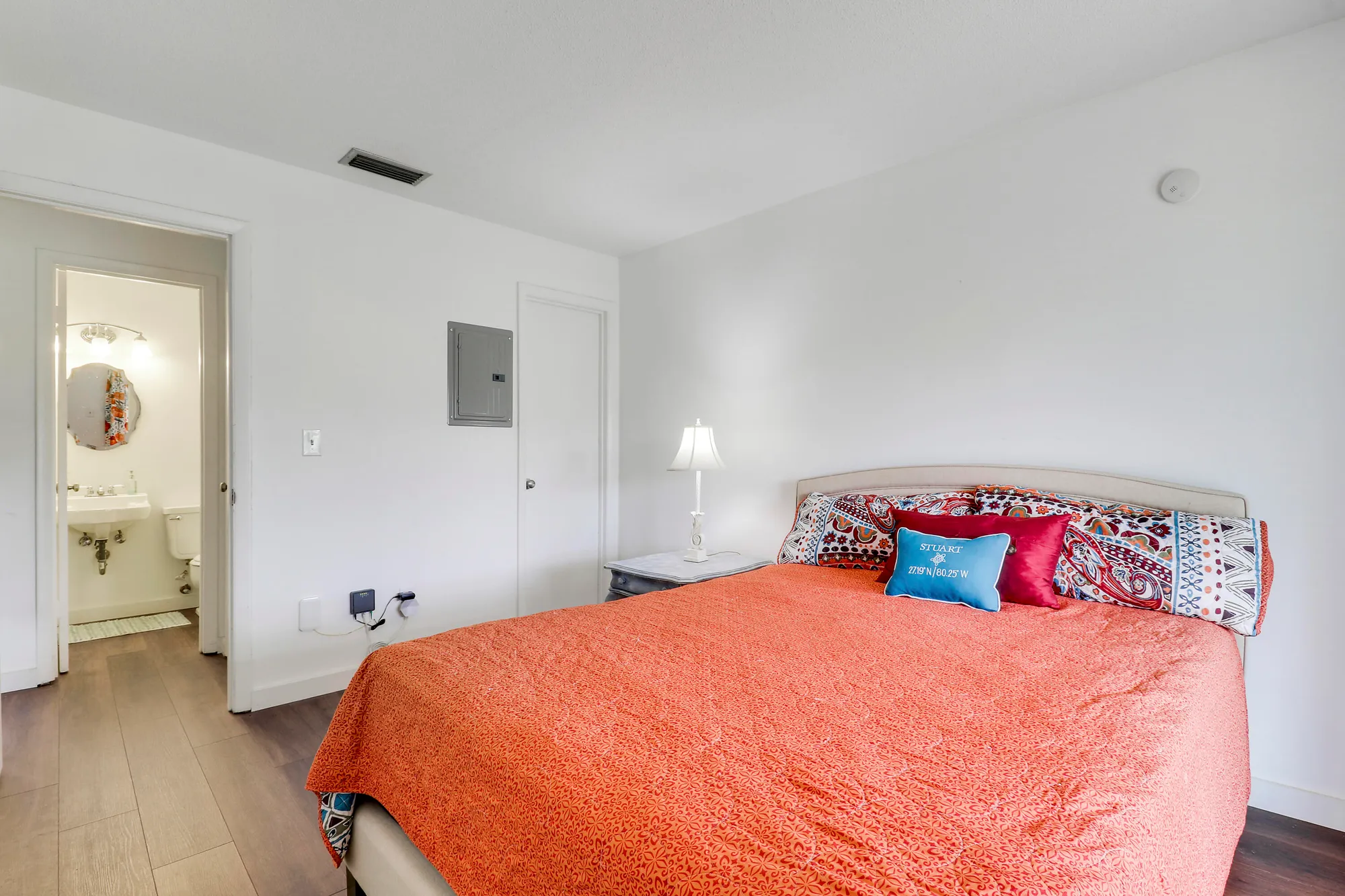 Property Slideshow image 15 of 19 | 2929 se ocean blvd # 1-9, Stuart, FL, 34996