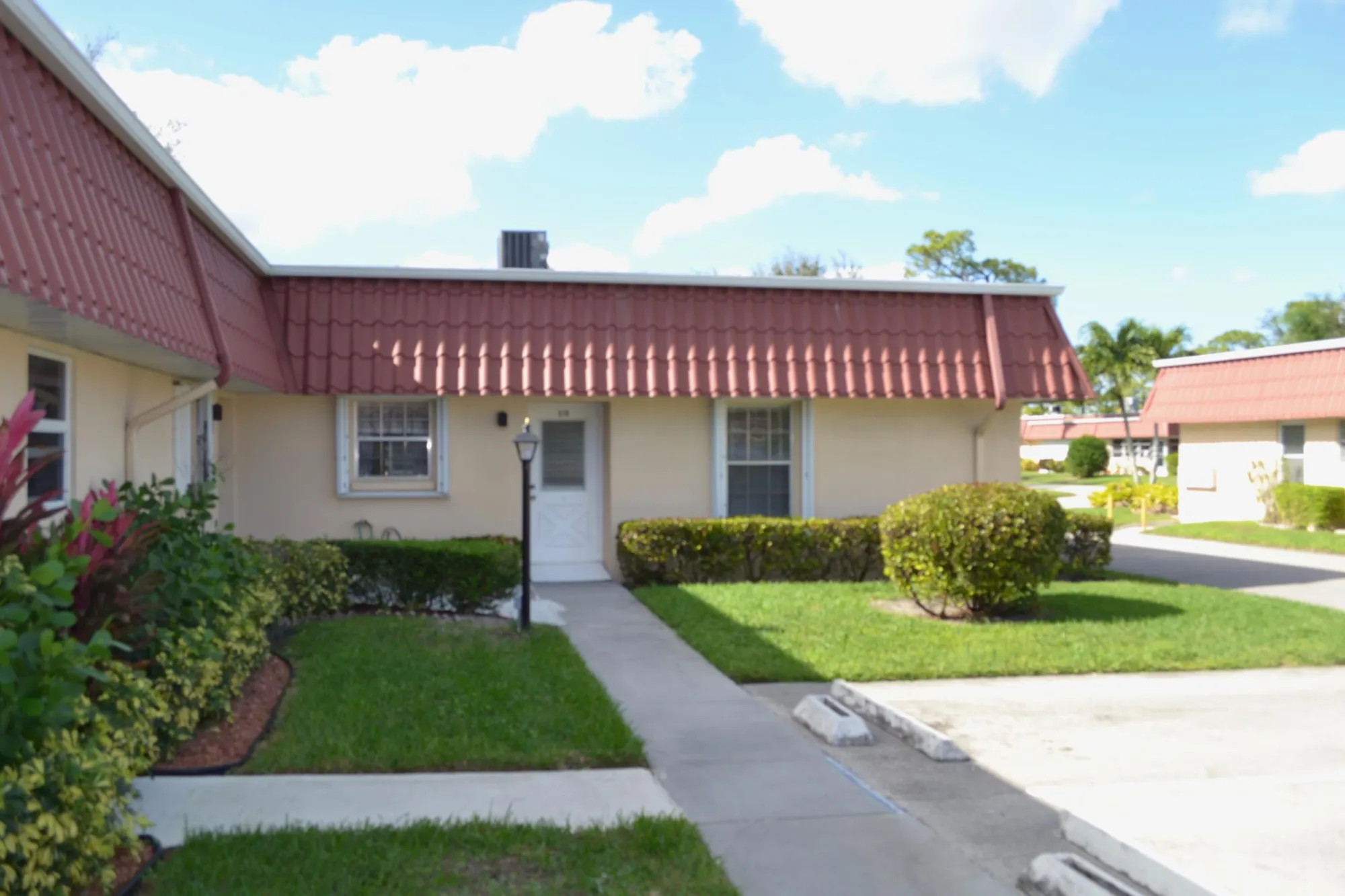 Property Slideshow image 1 of 24 | 570 laconia cir, Lake Worth, FL, 33467