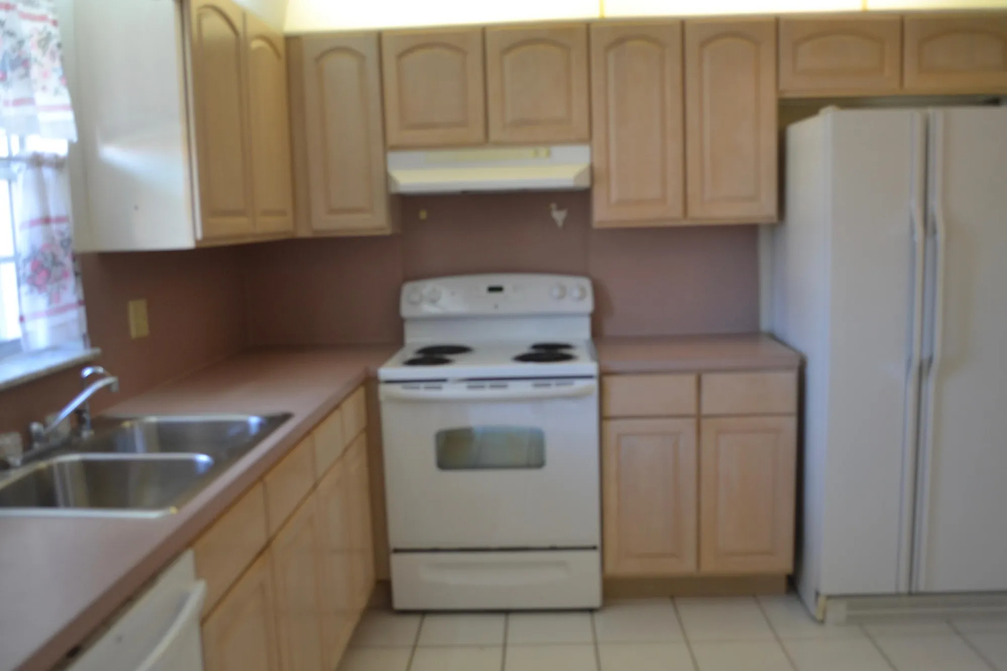 Property Slideshow image 4 of 24 | 570 laconia cir, Lake Worth, FL, 33467