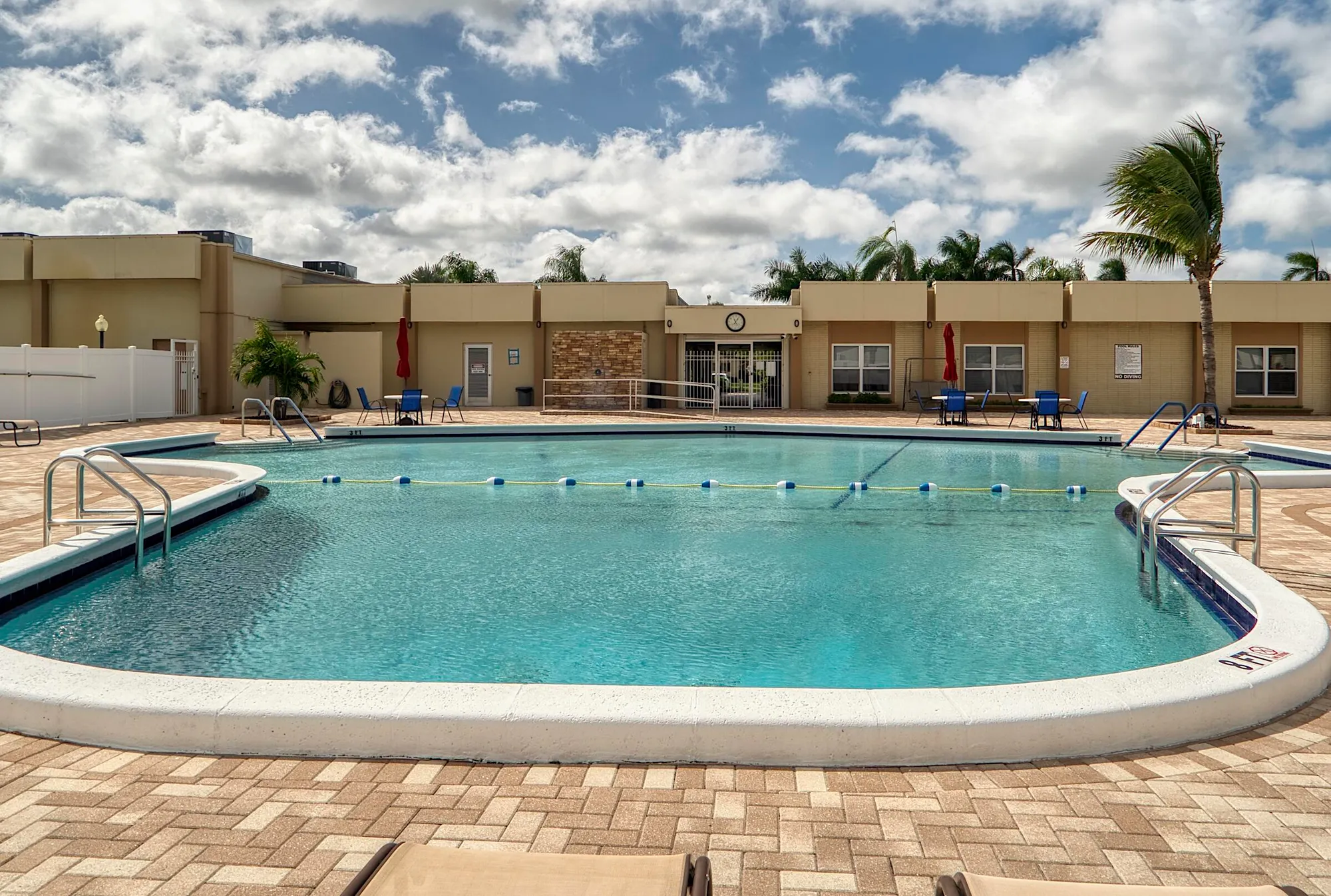 Property Slideshow image 37 of 47 | 2930 crosley dr m, West Palm Beach, FL, 33415