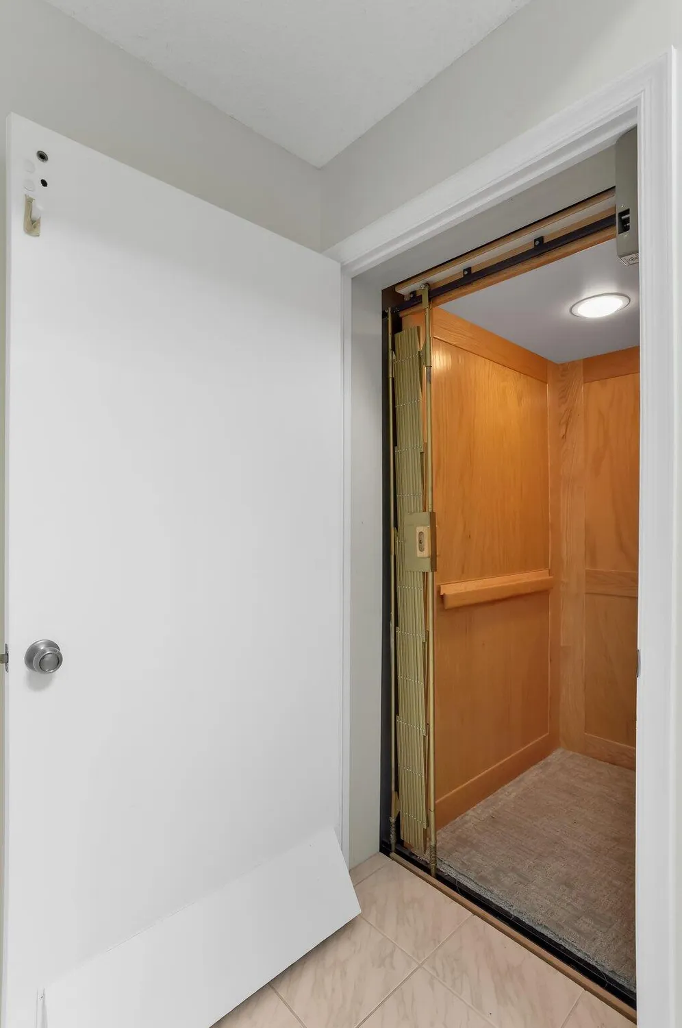 Property Slideshow image 9 of 55 | 9927 seacrest cir apt 202, Boynton Beach, FL, 33437