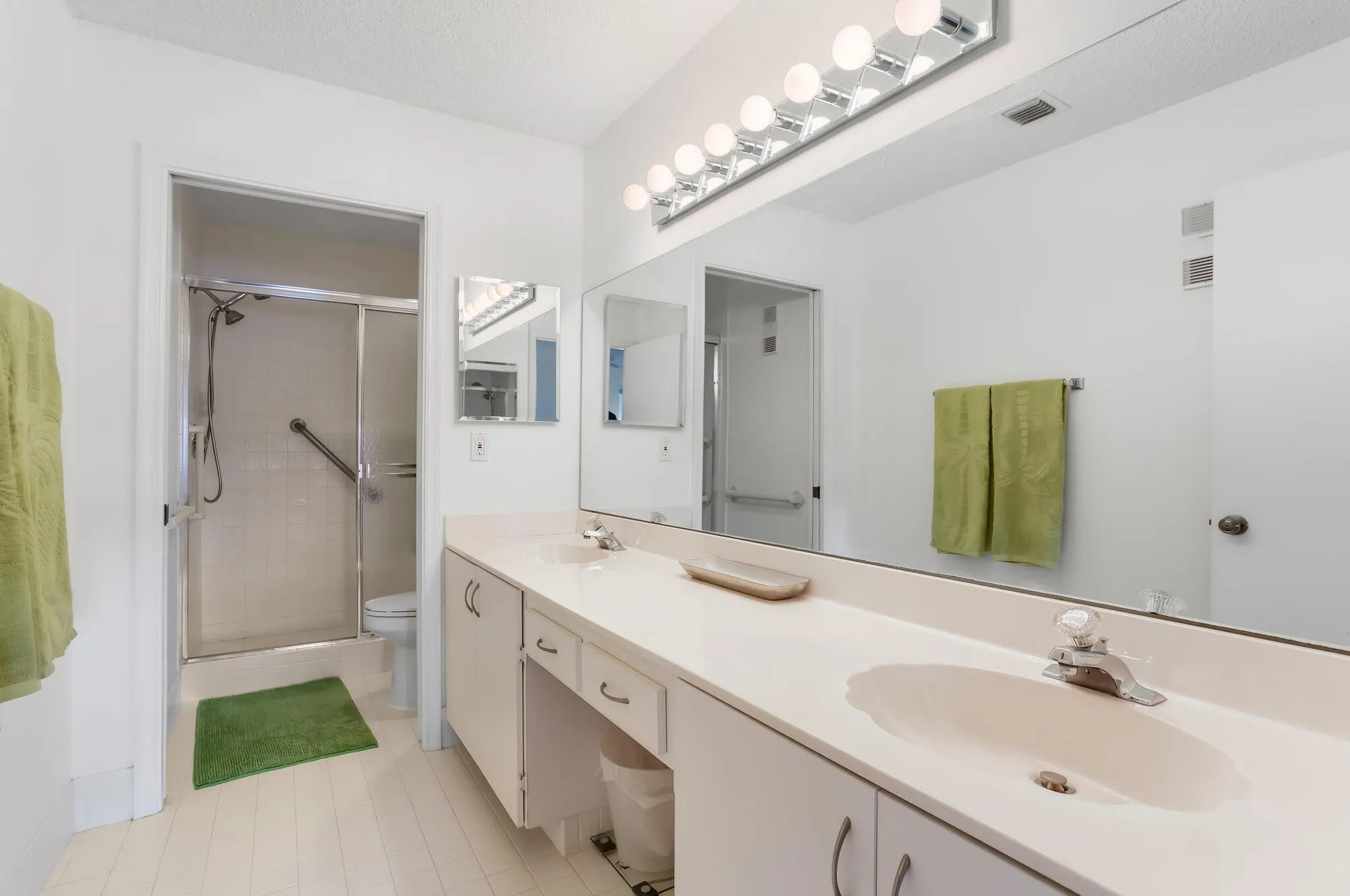 Property Slideshow image 39 of 55 | 9927 seacrest cir apt 202, Boynton Beach, FL, 33437