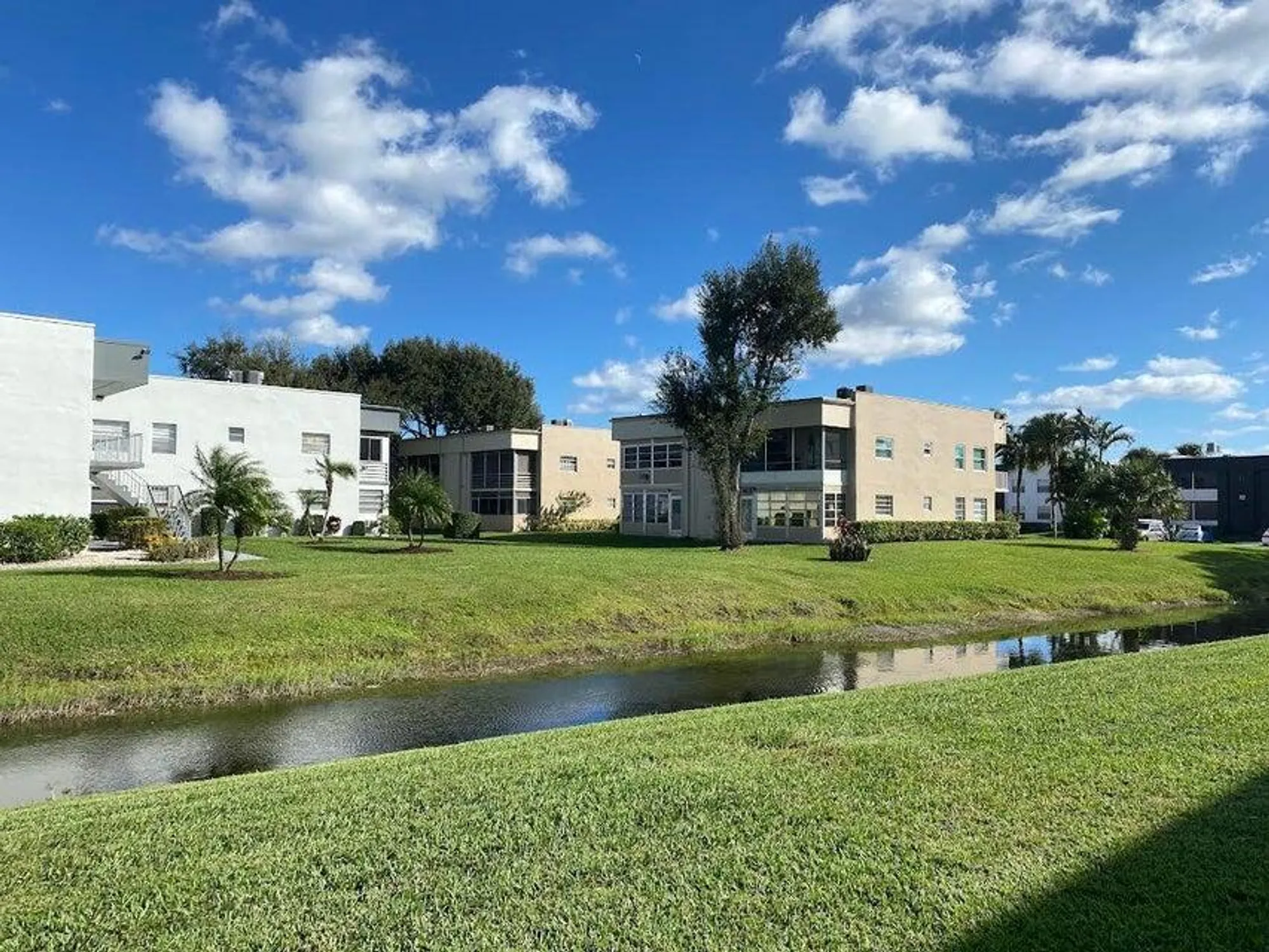 Property Slideshow image 3 of 37 | 625 normandy n # 625, Delray Beach, FL, 33484