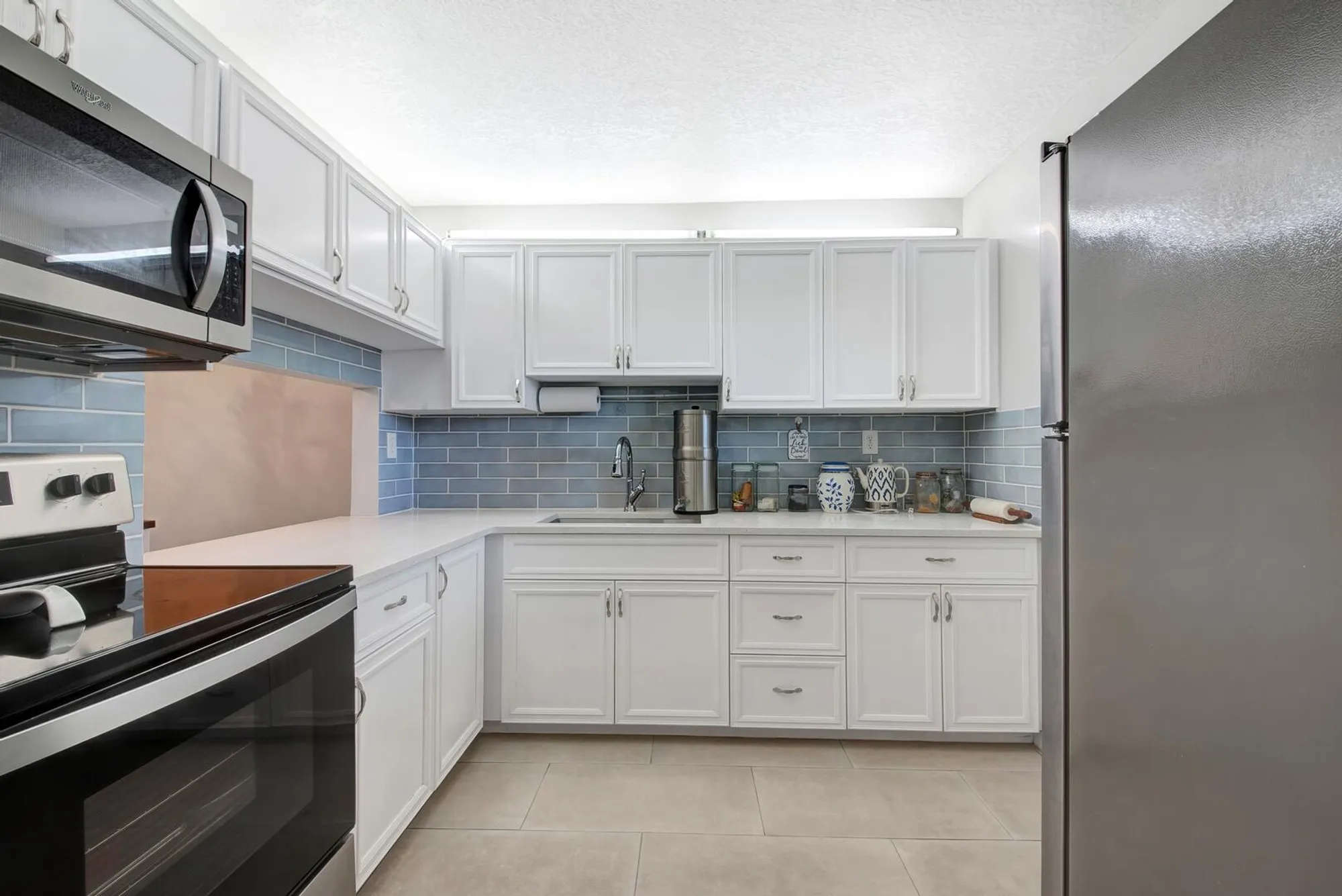 Property Slideshow image 12 of 24 | 2812 garden dr 109, Lake Worth, FL, 33461