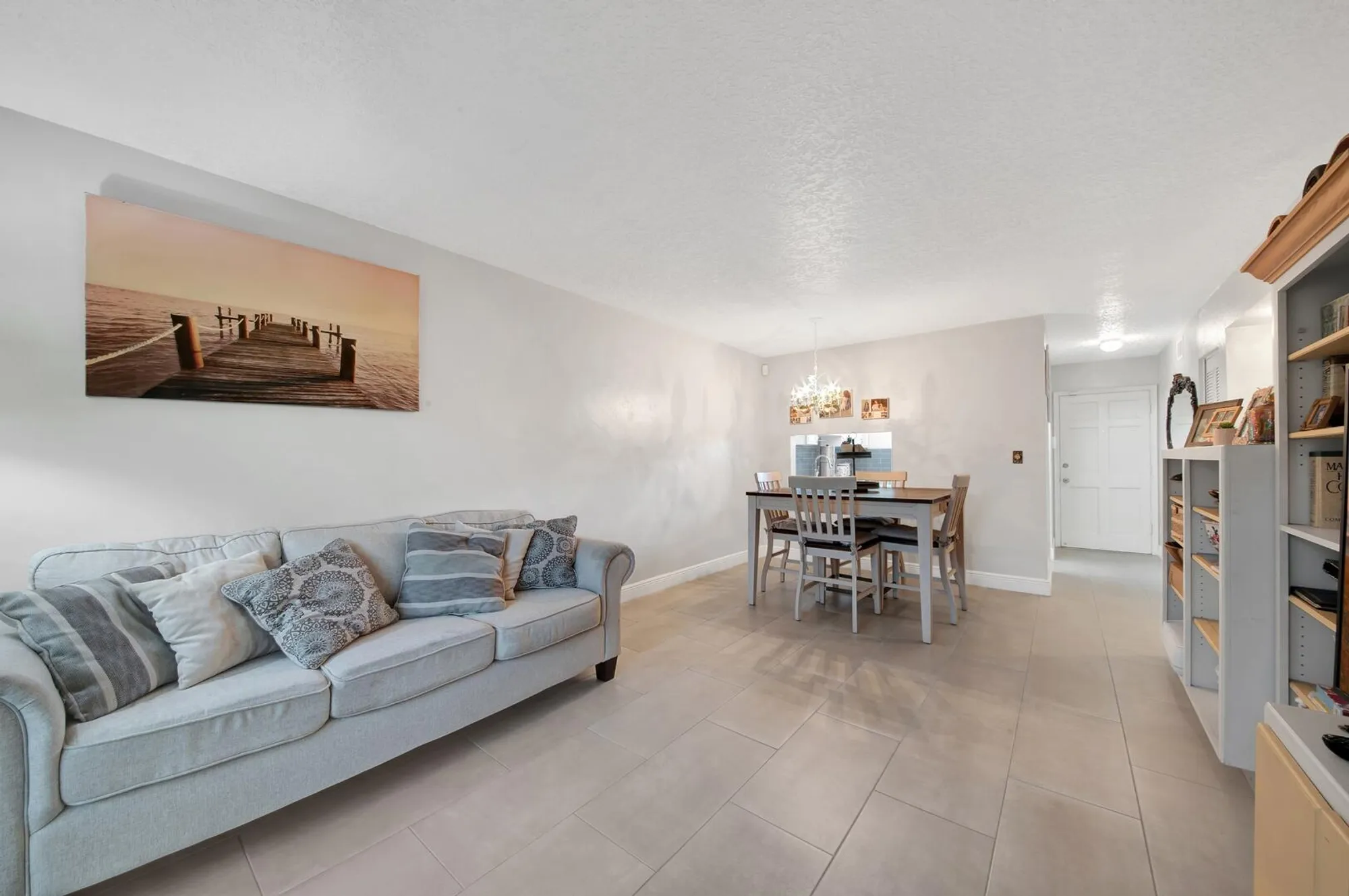 Property Slideshow image 4 of 24 | 2812 garden dr 109, Lake Worth, FL, 33461