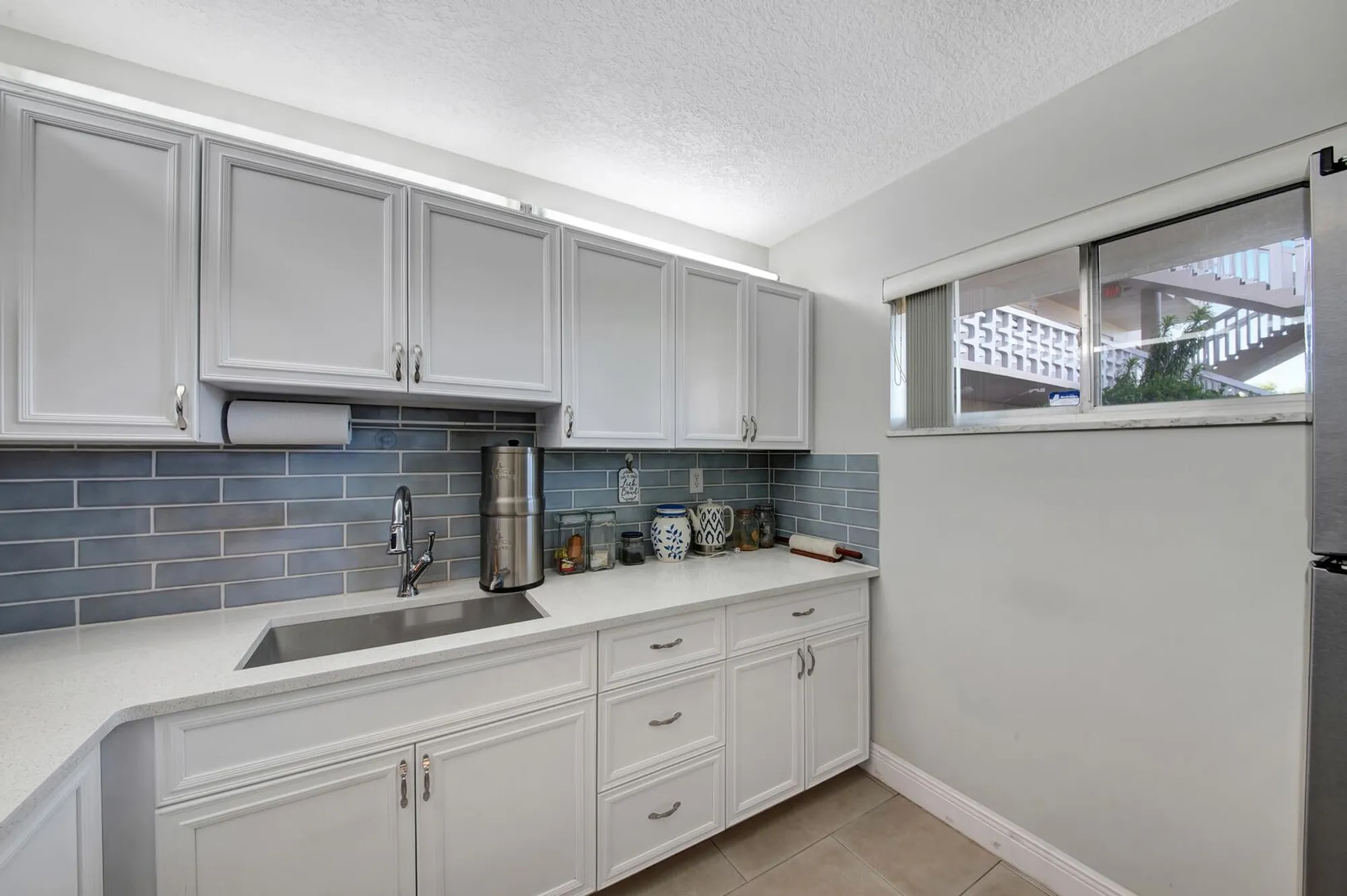 Property Slideshow image 10 of 24 | 2812 garden dr 109, Lake Worth, FL, 33461