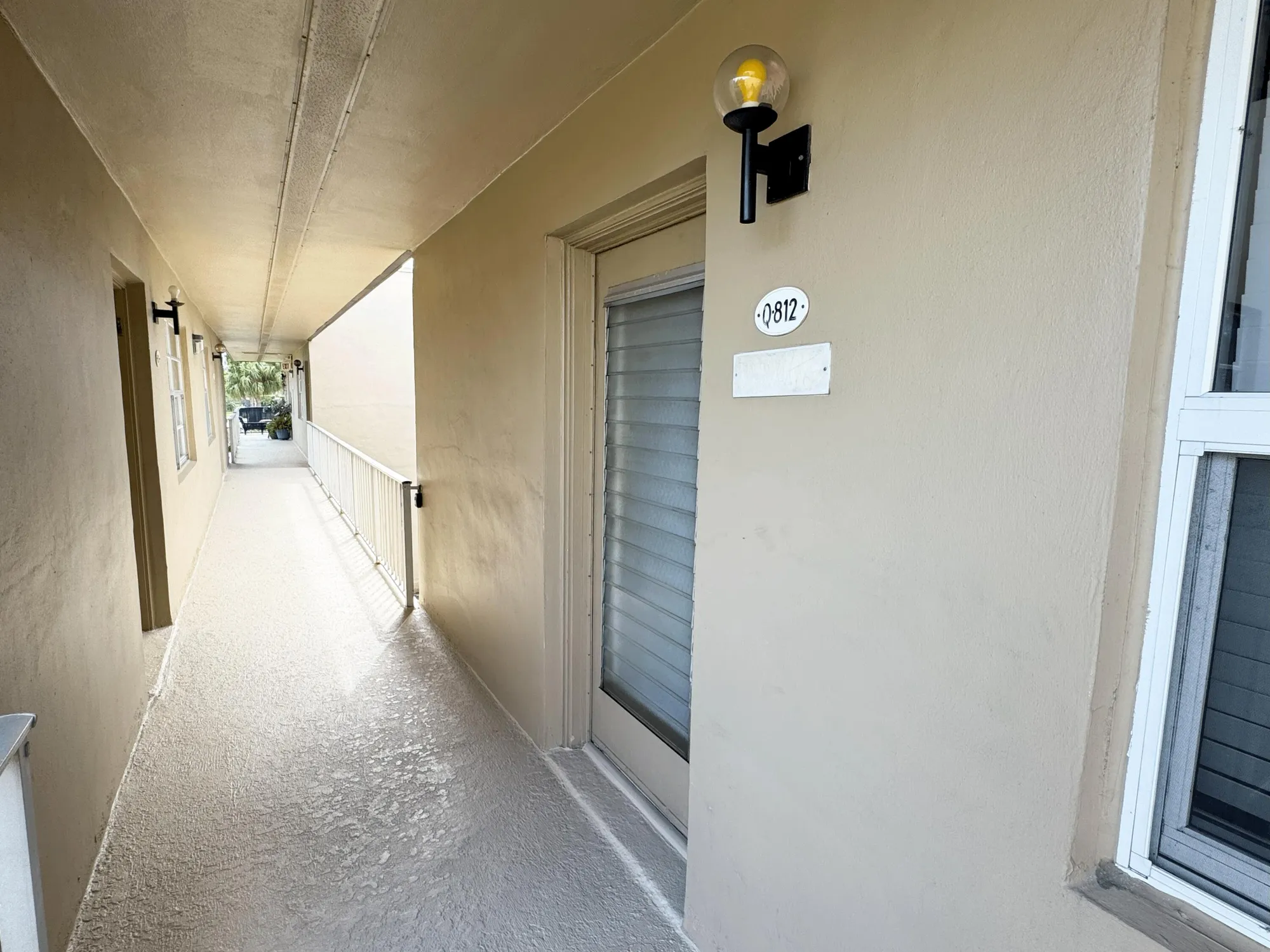 Property Slideshow image 13 of 37 | 812 burgundy q, Delray Beach, FL, 33484