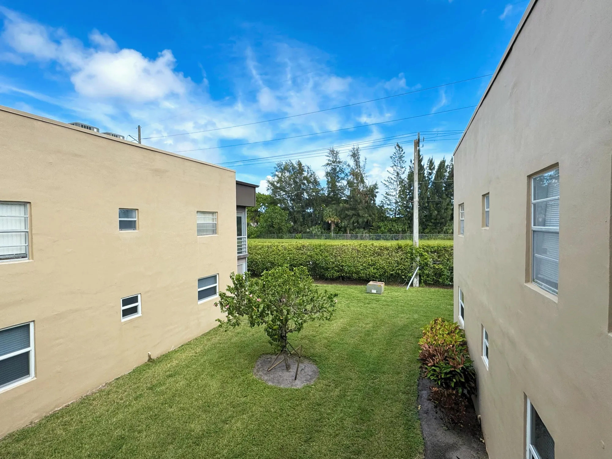 Property Slideshow image 14 of 37 | 812 burgundy q, Delray Beach, FL, 33484