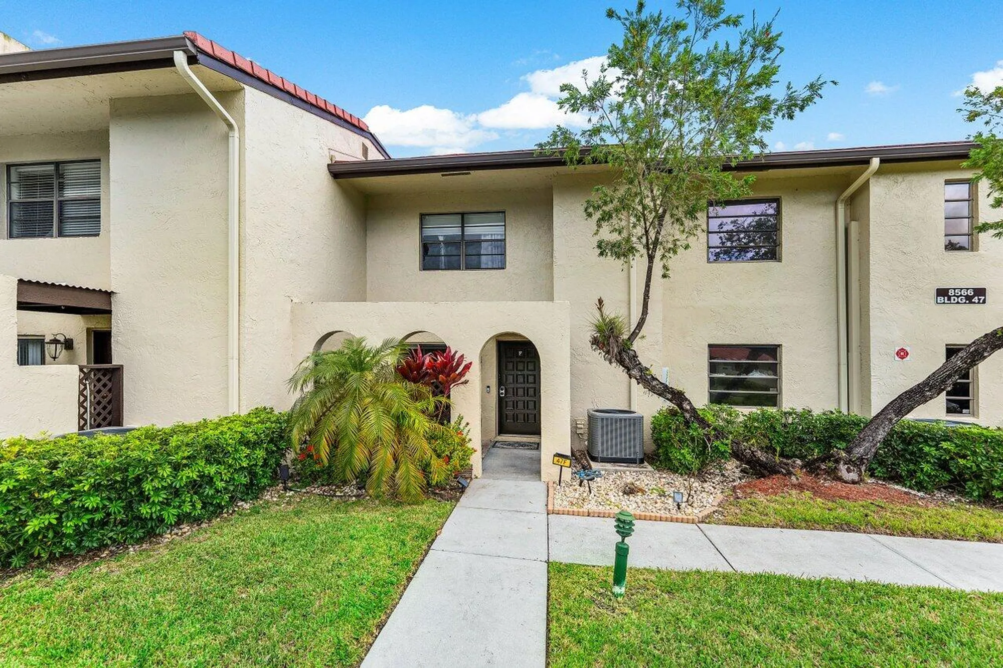 Property Slideshow image 2 of 53 | 8566 casa del lago 47 f, Boca Raton, FL, 33433