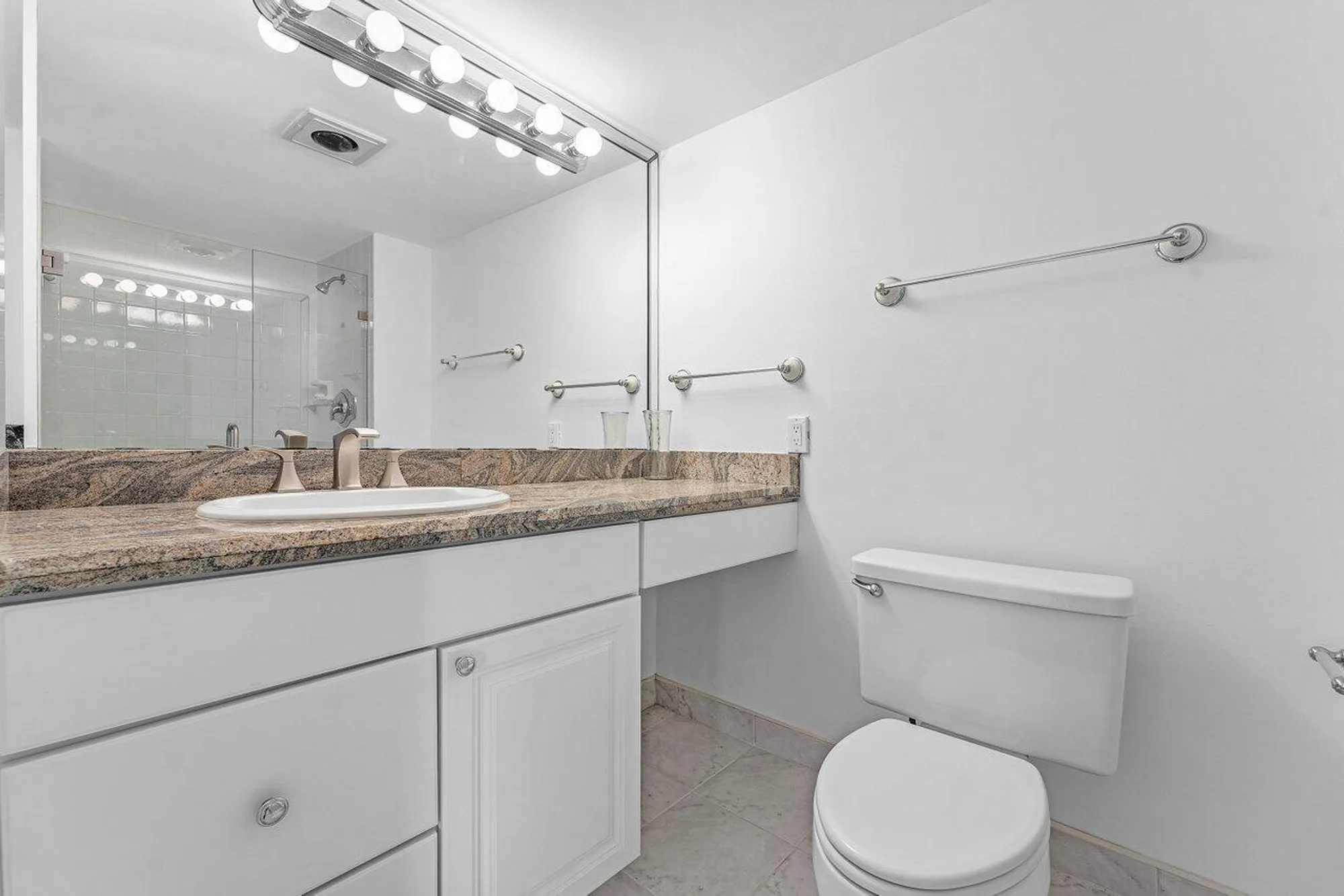 Property Slideshow image 20 of 53 | 8566 casa del lago 47 f, Boca Raton, FL, 33433