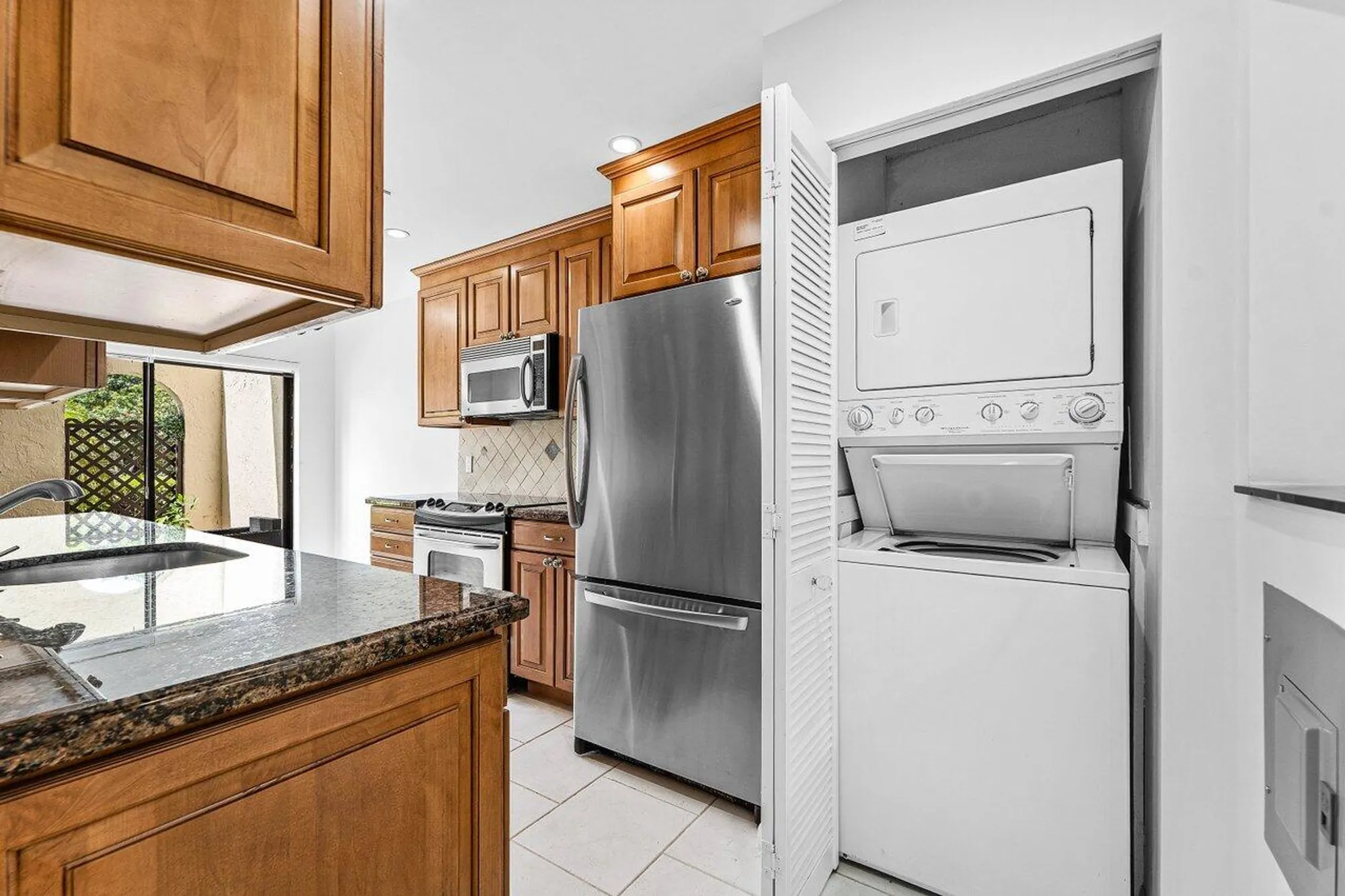 Property Slideshow image 11 of 53 | 8566 casa del lago 47 f, Boca Raton, FL, 33433
