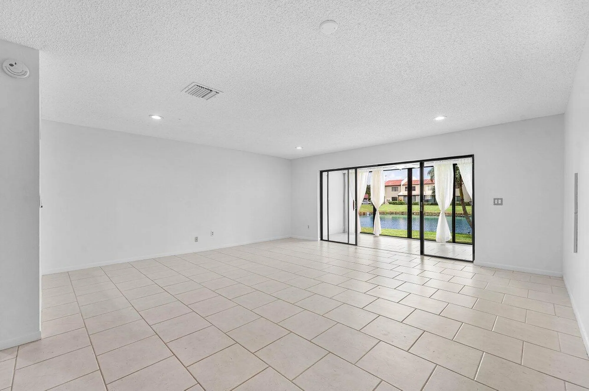 Property Slideshow image 27 of 53 | 8566 casa del lago 47 f, Boca Raton, FL, 33433