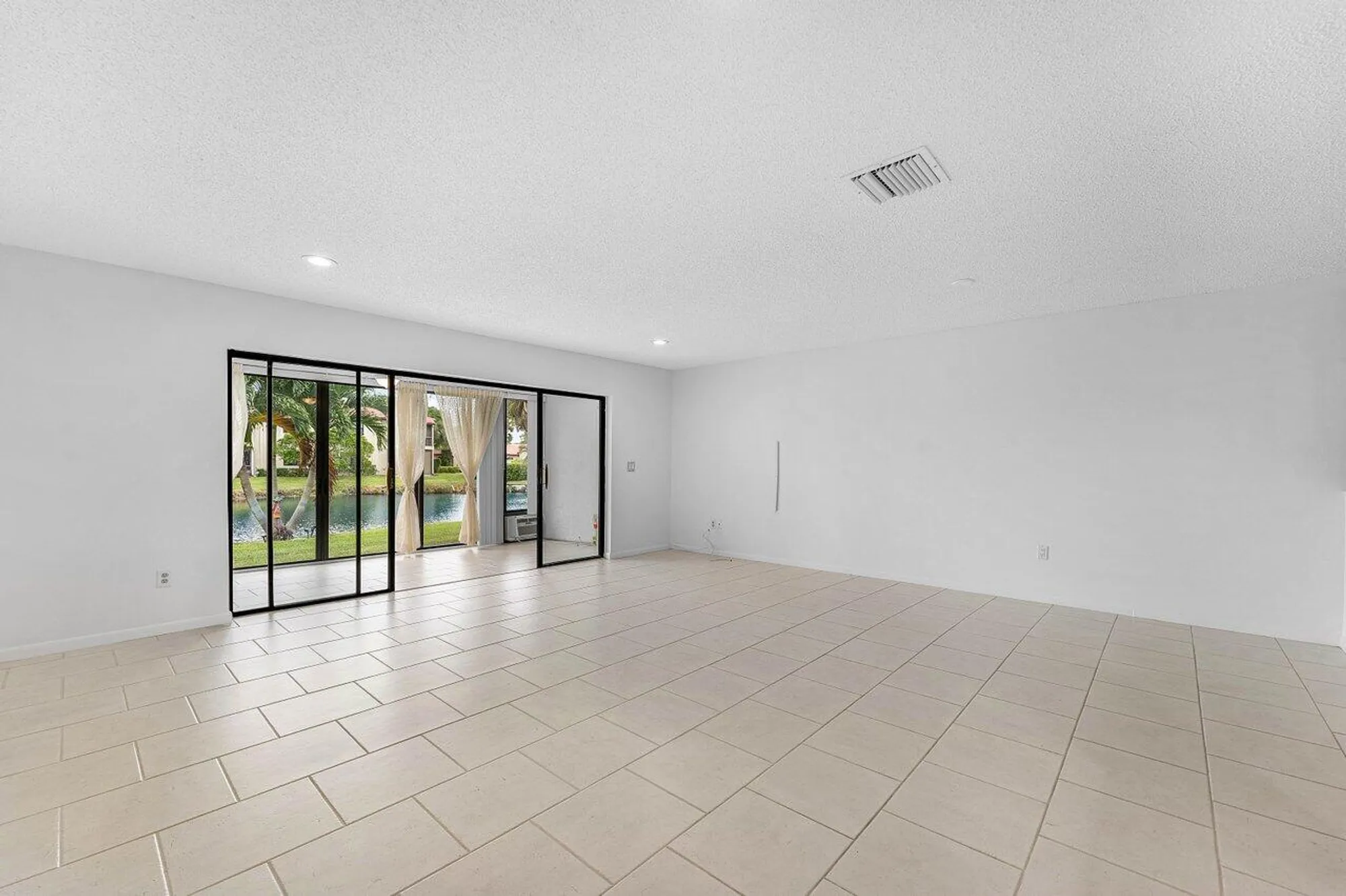 Property Slideshow image 29 of 53 | 8566 casa del lago 47 f, Boca Raton, FL, 33433