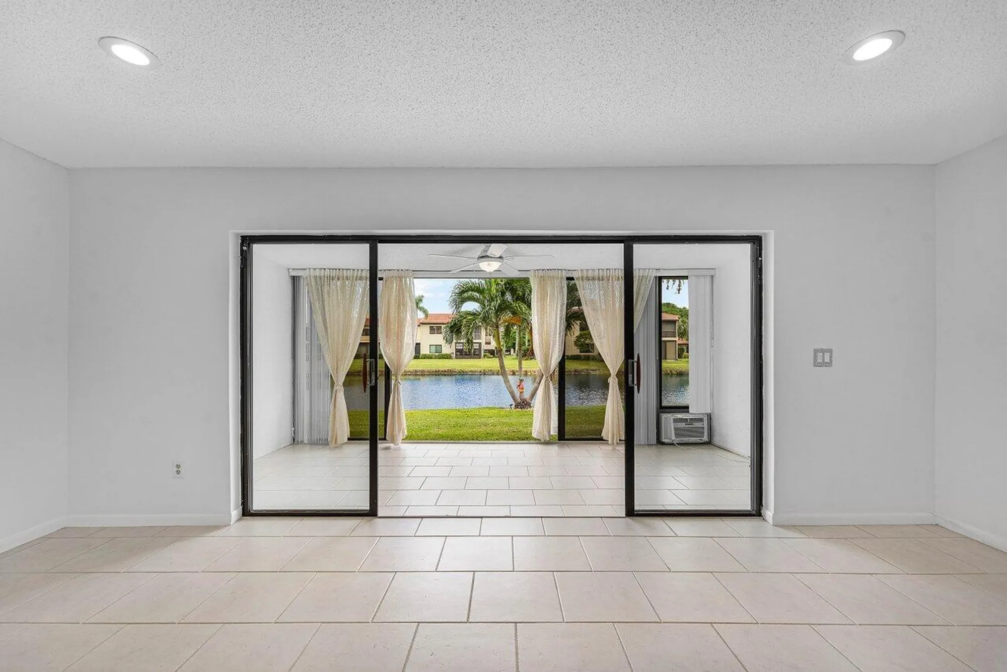 Property Slideshow image 4 of 53 | 8566 casa del lago 47 f, Boca Raton, FL, 33433