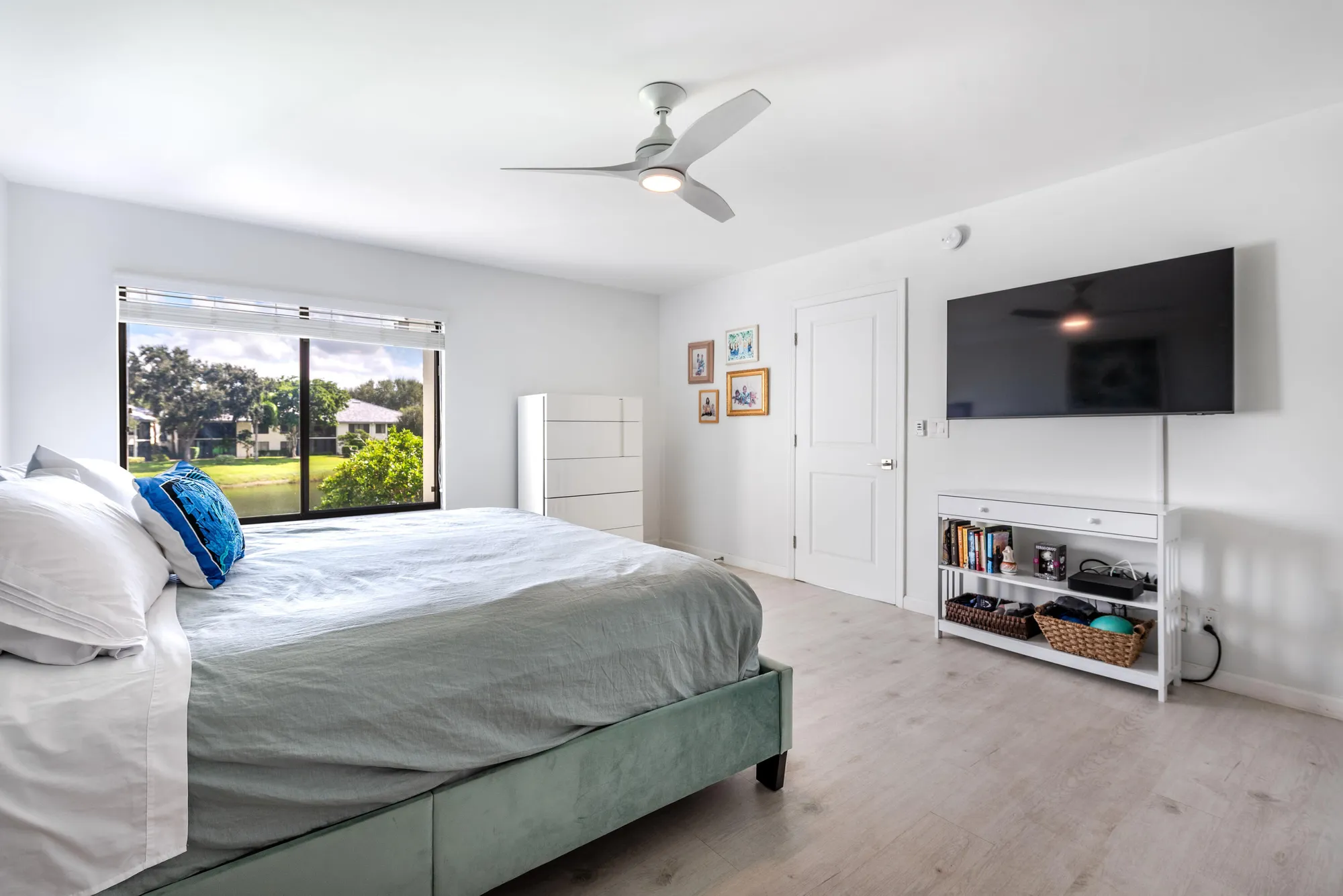 Property Slideshow image 15 of 75 | 15980 loch katrine trl apt 8104, Delray Beach, FL, 33446