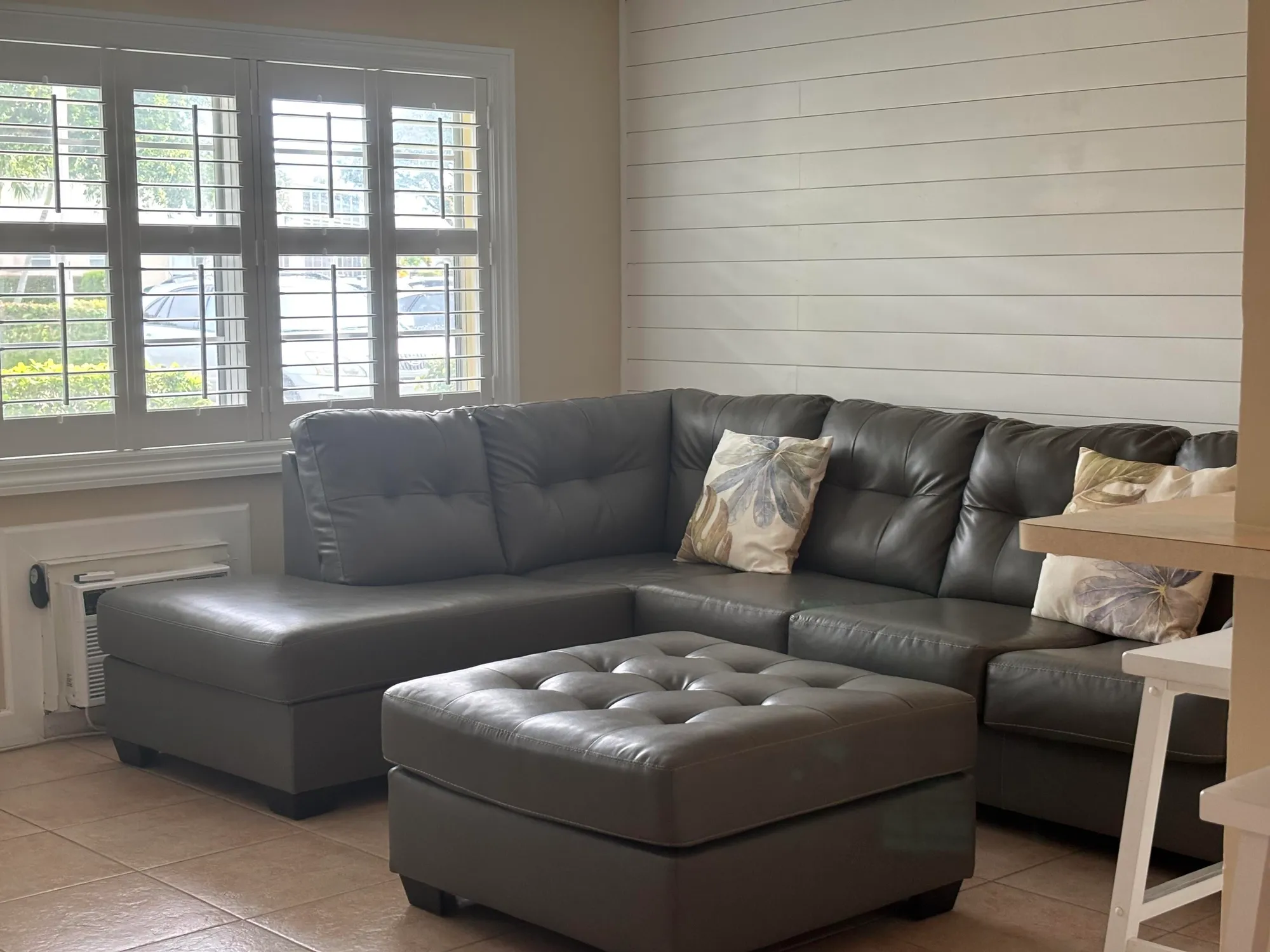 Property Slideshow image 3 of 25 | 254 chatham m, West Palm Beach, FL, 33417