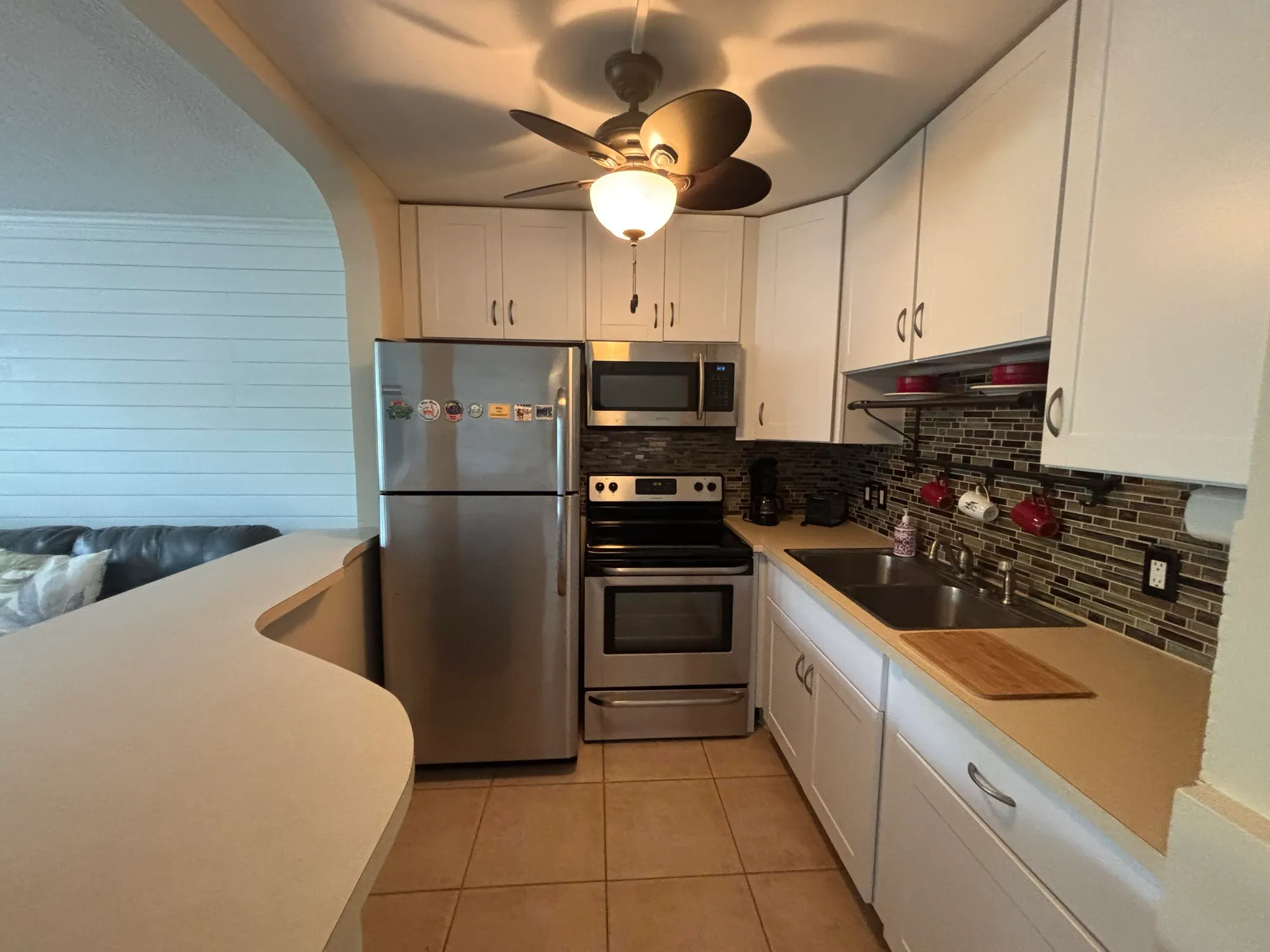 Property Slideshow image 7 of 25 | 254 chatham m, West Palm Beach, FL, 33417