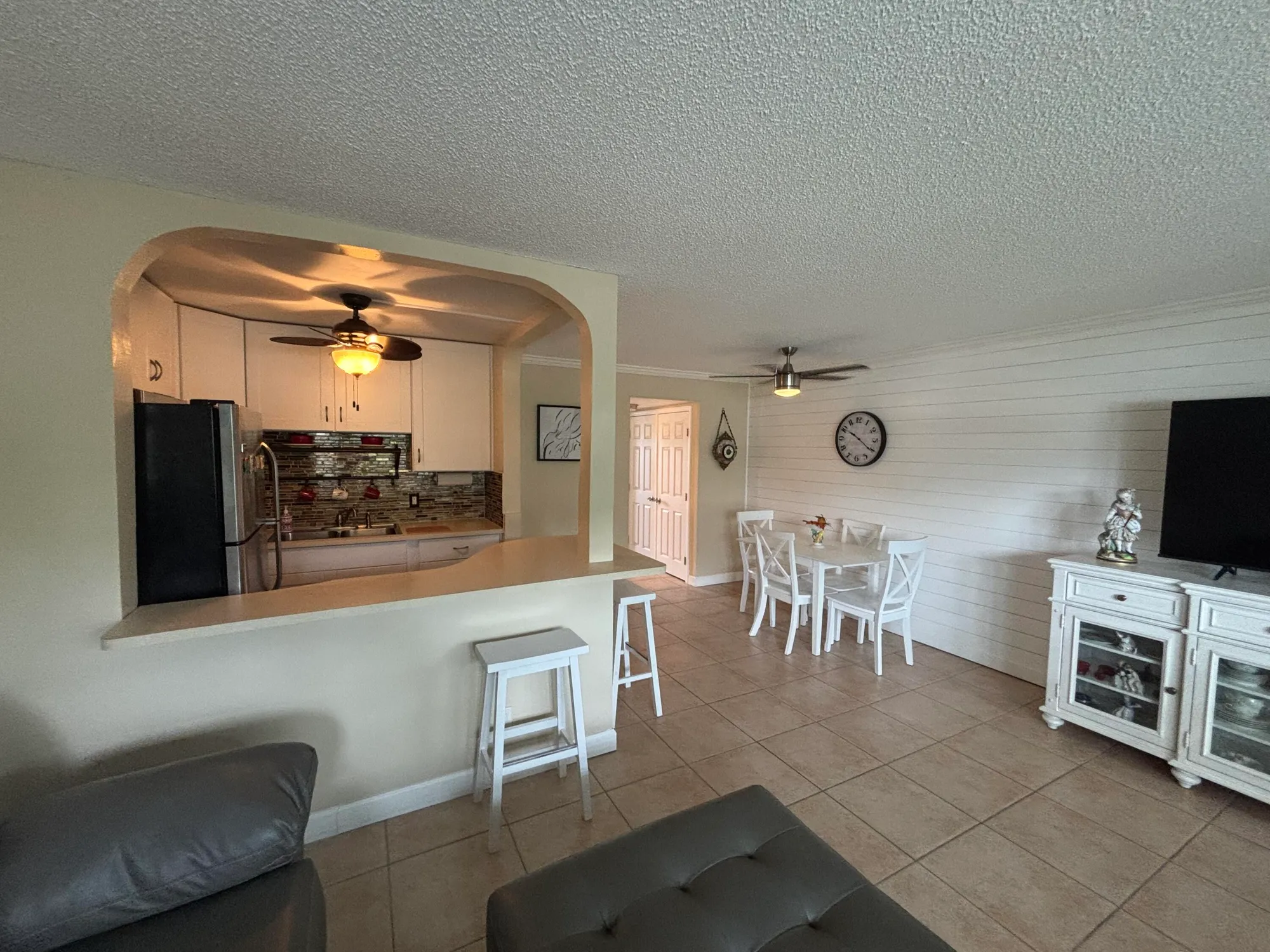 Property Slideshow image 8 of 25 | 254 chatham m, West Palm Beach, FL, 33417