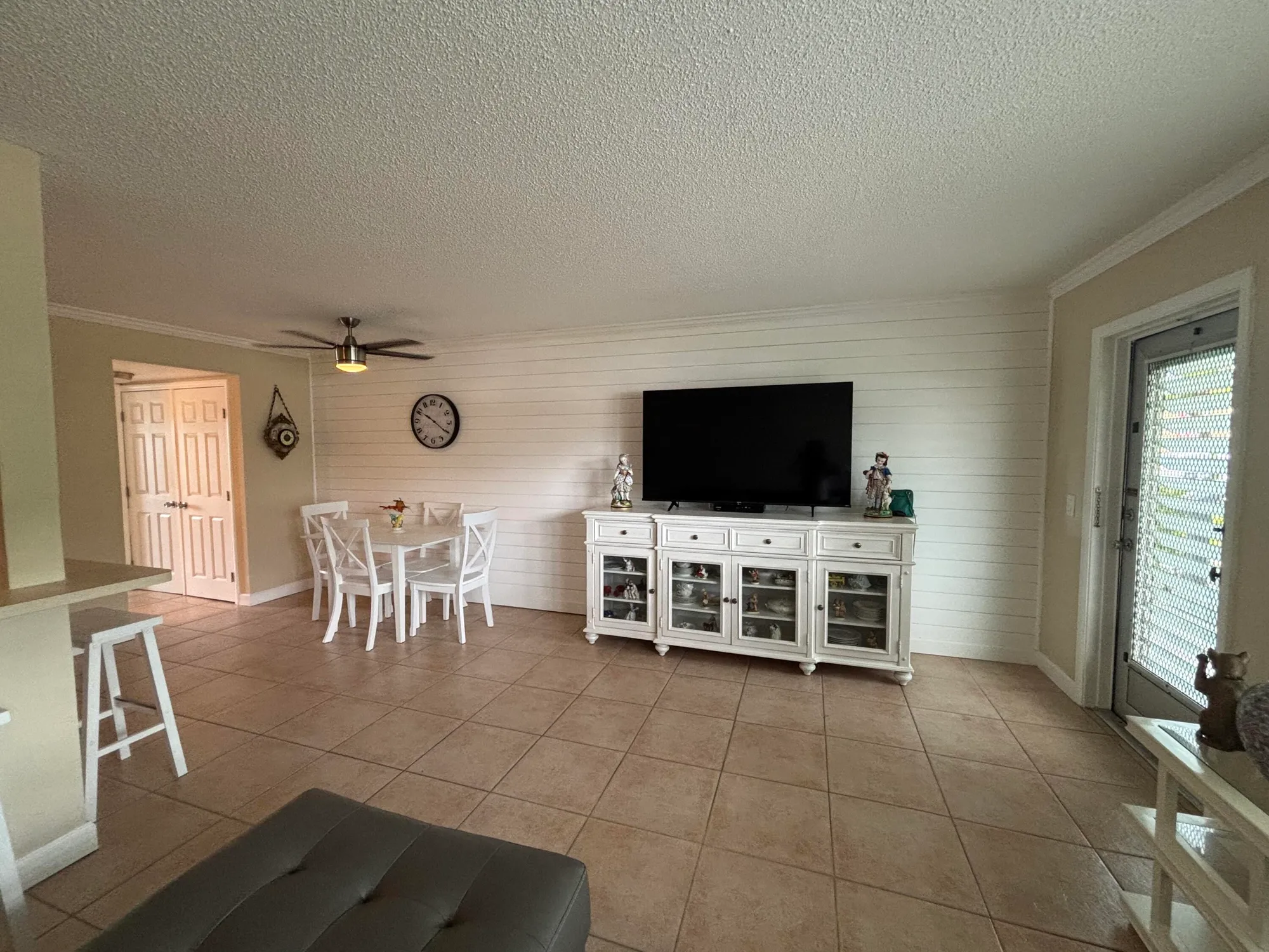 Property Slideshow image 10 of 25 | 254 chatham m, West Palm Beach, FL, 33417