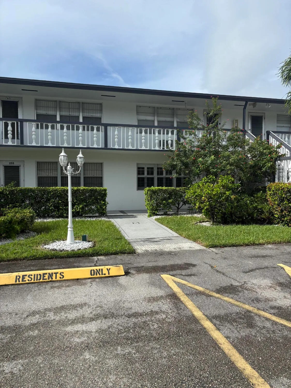 Property Slideshow image 25 of 25 | 254 chatham m, West Palm Beach, FL, 33417