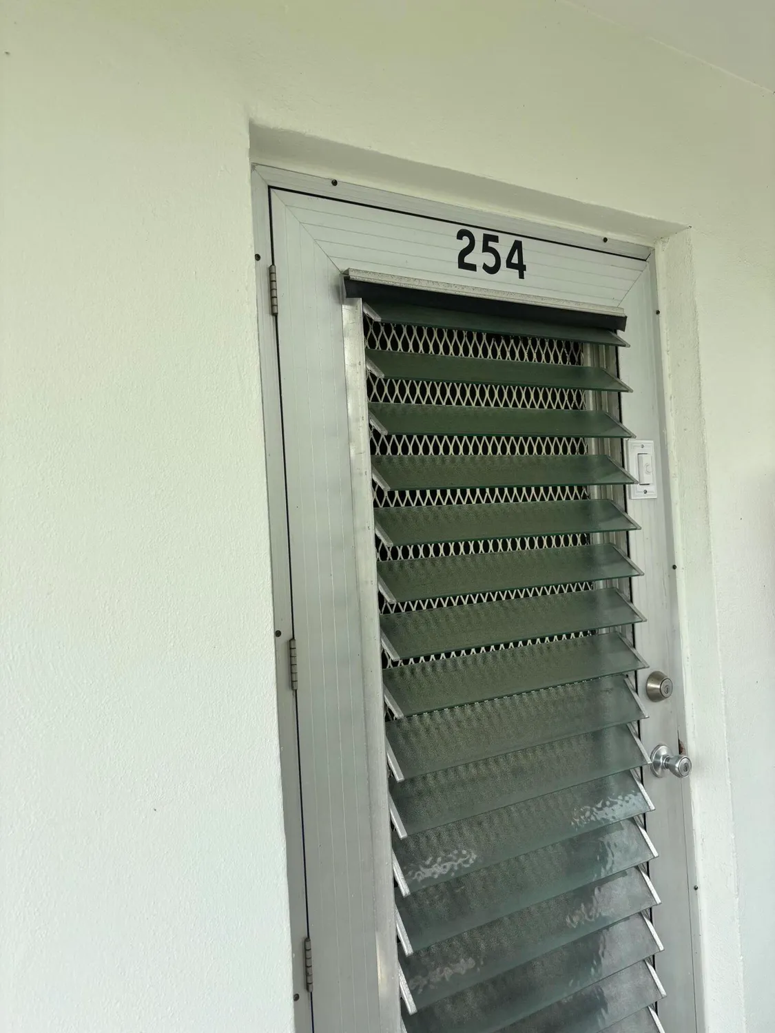 Property Slideshow image 24 of 25 | 254 chatham m, West Palm Beach, FL, 33417