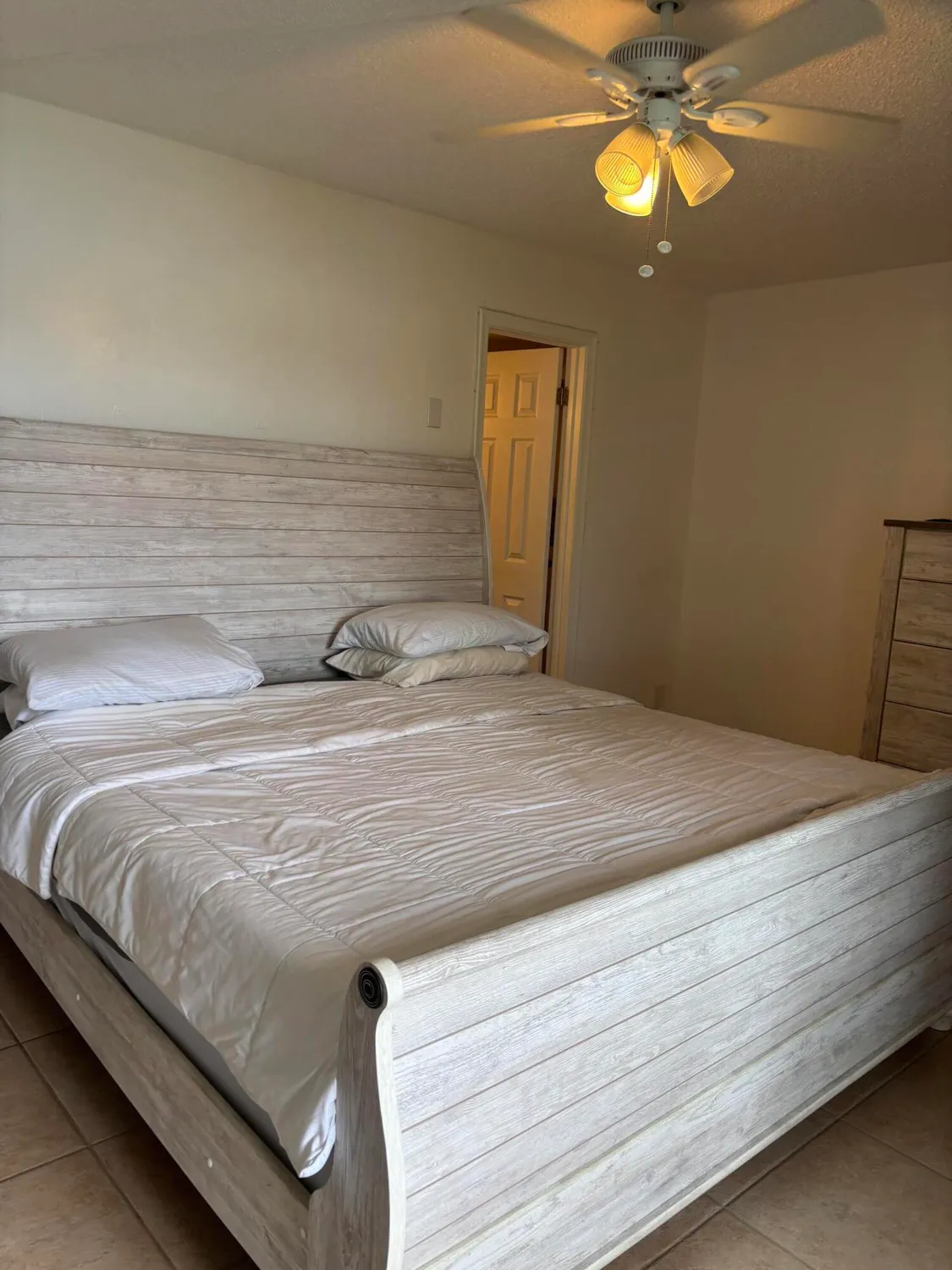 Property Slideshow image 15 of 25 | 254 chatham m, West Palm Beach, FL, 33417