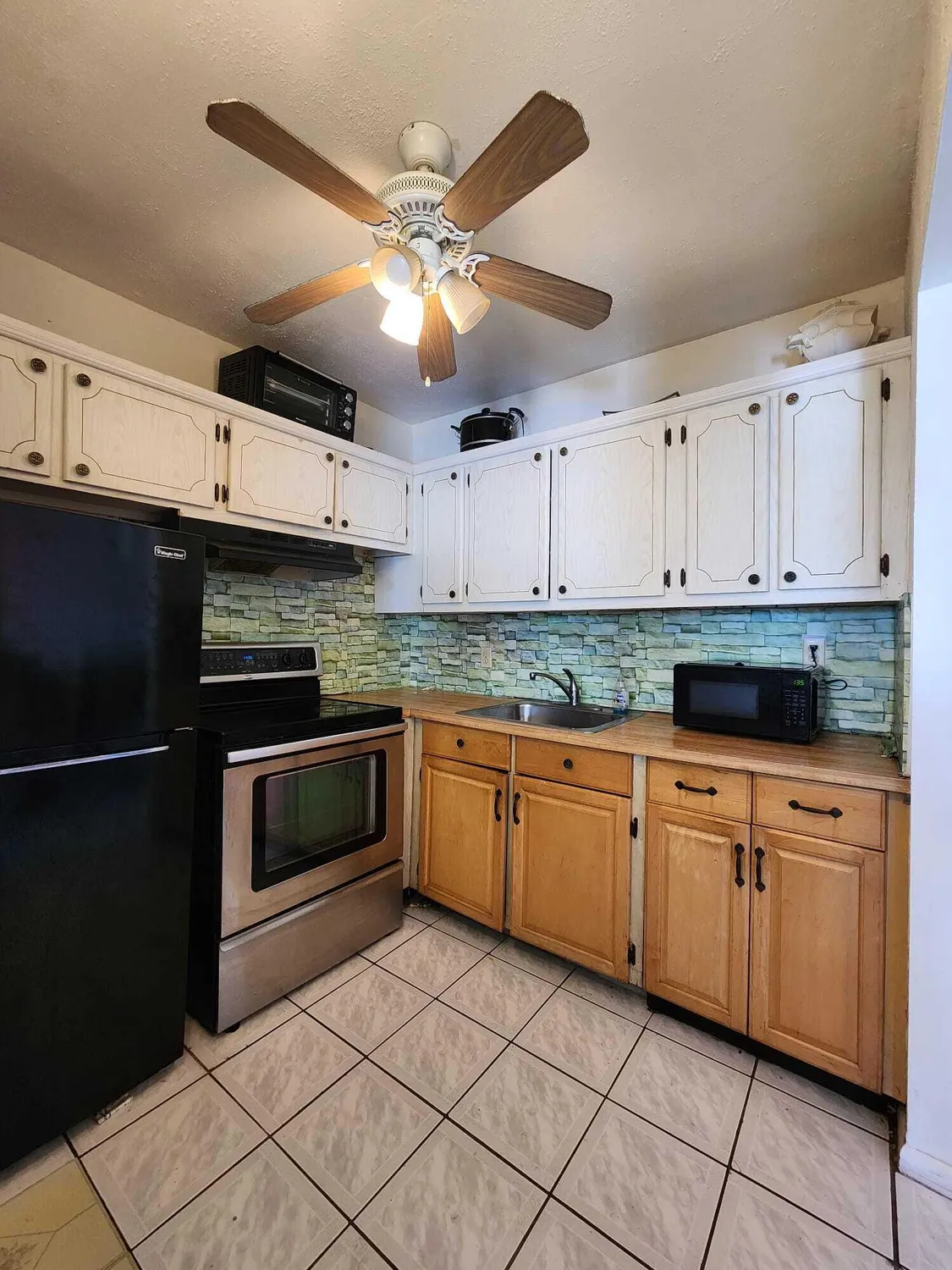 Property Slideshow image 5 of 9 | 165 camden g, West Palm Beach, FL, 33417